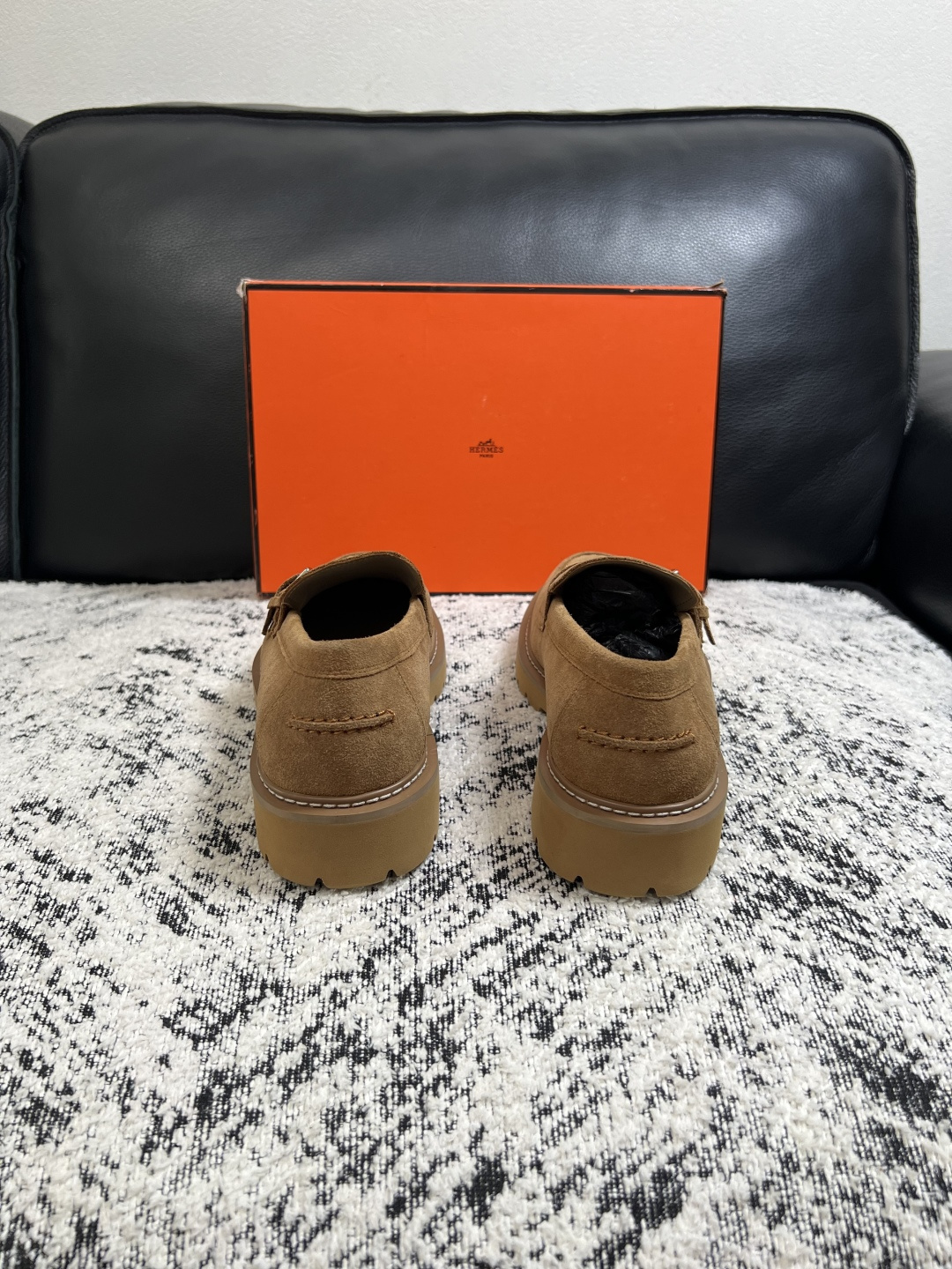 Hermes  高品质  顶级工艺品  爱马仕 皮鞋专柜同步发售原厂配置，意大利进口原版牛皮面料，高品质