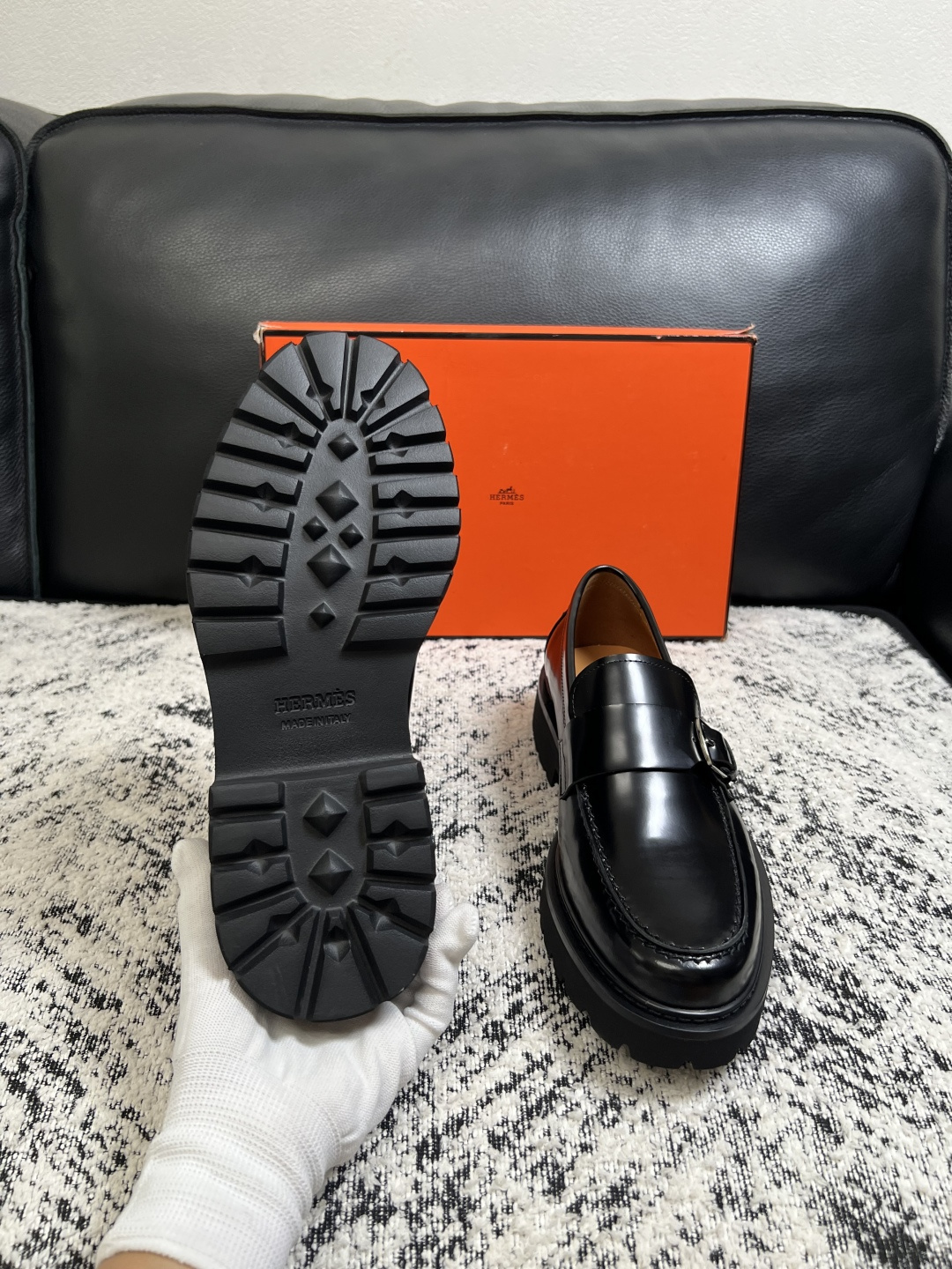 Hermes  高品质  顶级工艺品  爱马仕 皮鞋专柜同步发售原厂配置，意大利进口原版牛皮面料，高品质