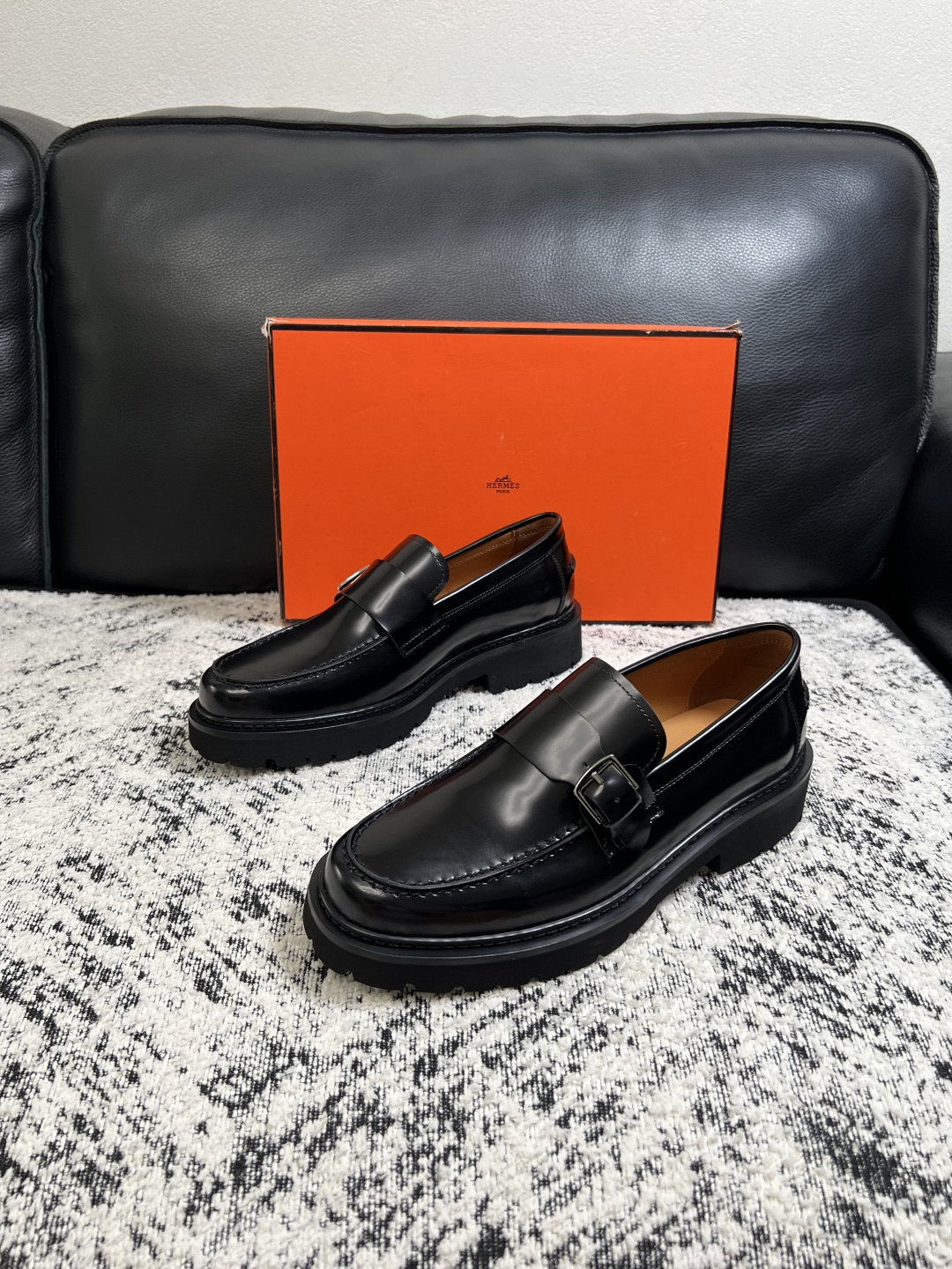 Hermes  高品质  顶级工艺品  爱马仕 皮鞋专柜同步发售原厂配置，意大利进口原版牛皮面料，高品质