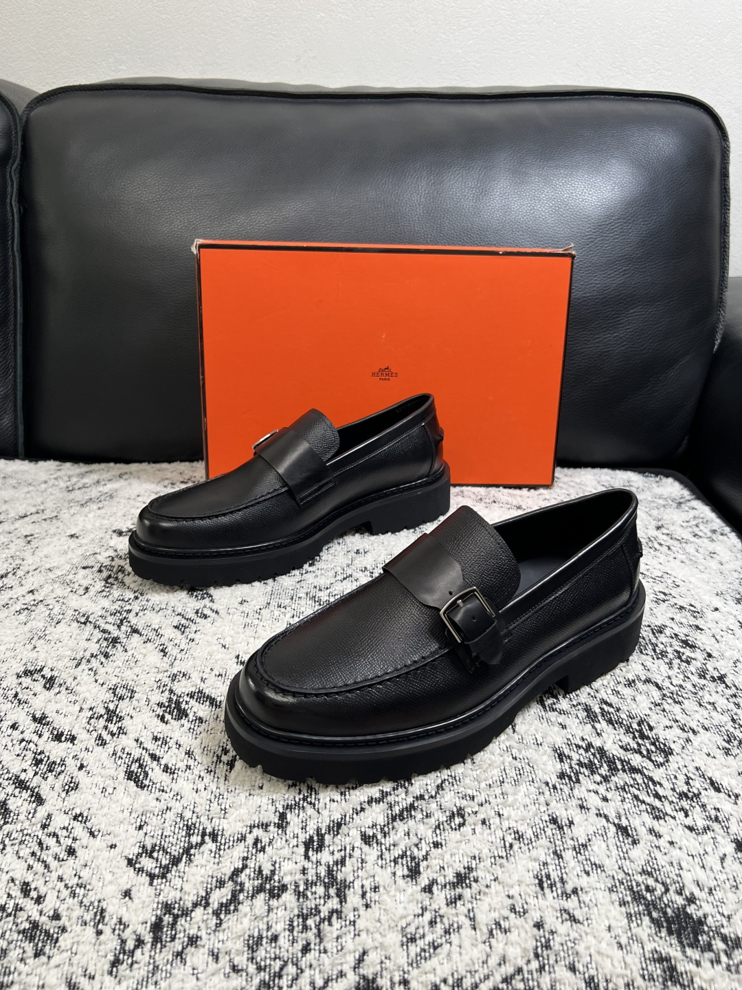 Hermes  高品质  顶级工艺品  爱马仕 皮鞋专柜同步发售原厂配置，意大利进口原版牛皮面料，高品质