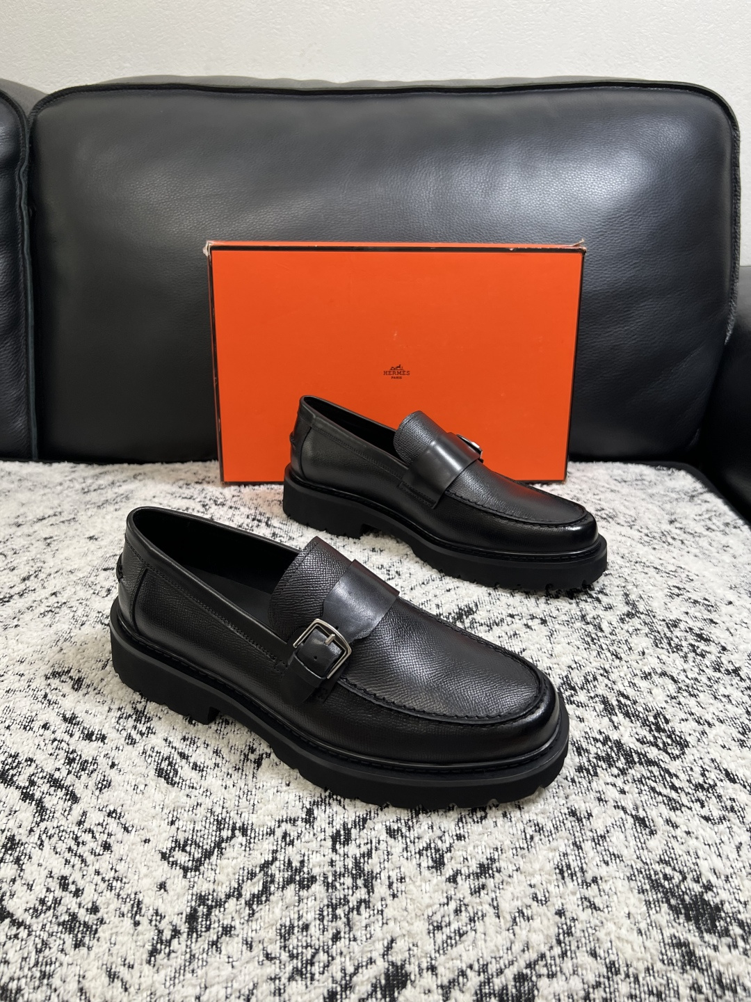 Hermes  高品质  顶级工艺品  爱马仕 皮鞋专柜同步发售原厂配置，意大利进口原版牛皮面料，高品质
