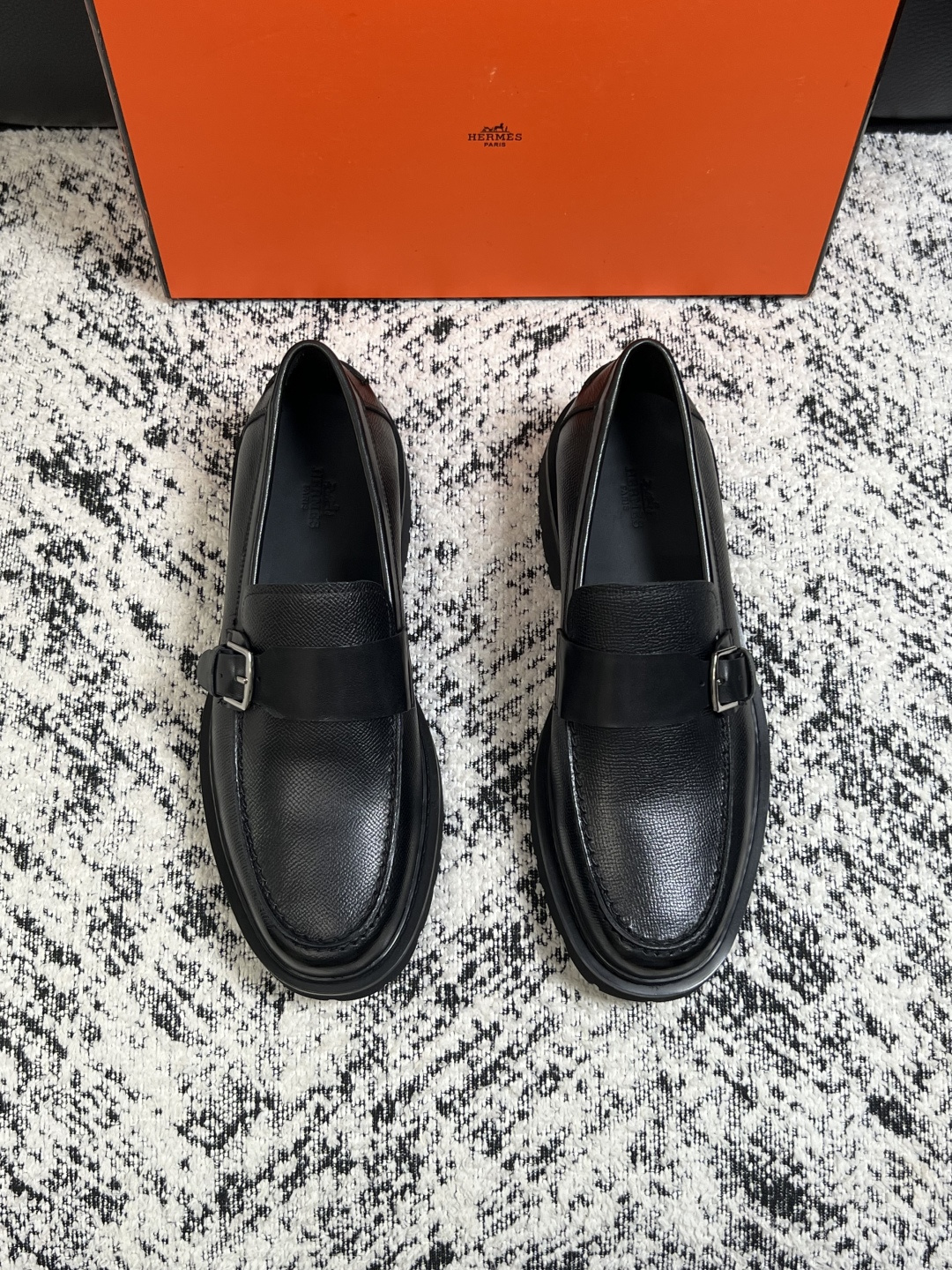 Hermes  高品质  顶级工艺品  爱马仕 皮鞋专柜同步发售原厂配置，意大利进口原版牛皮面料，高品质