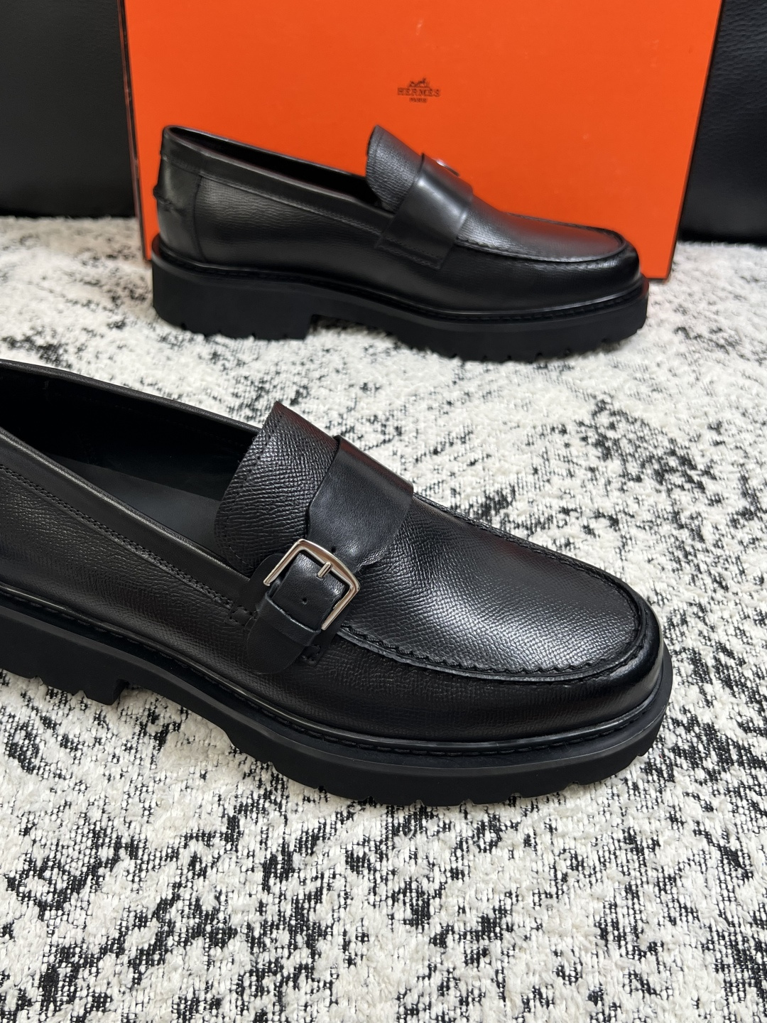 Hermes  高品质  顶级工艺品  爱马仕 皮鞋专柜同步发售原厂配置，意大利进口原版牛皮面料，高品质