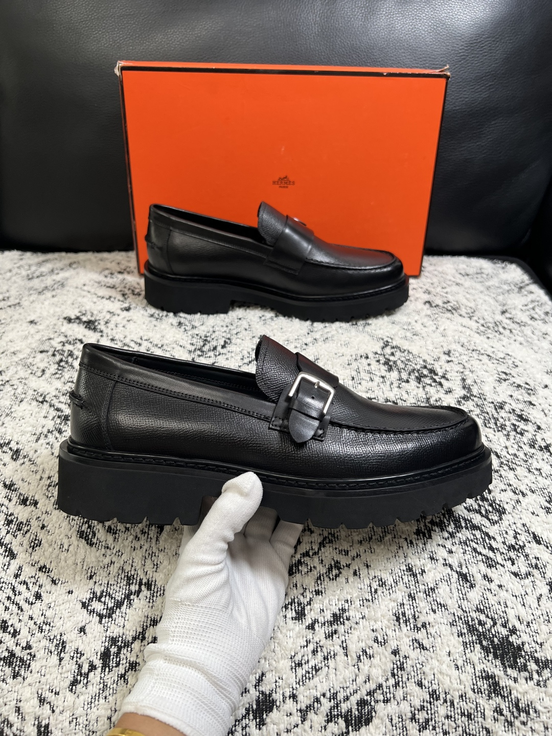 Hermes  高品质  顶级工艺品  爱马仕 皮鞋专柜同步发售原厂配置，意大利进口原版牛皮面料，高品质