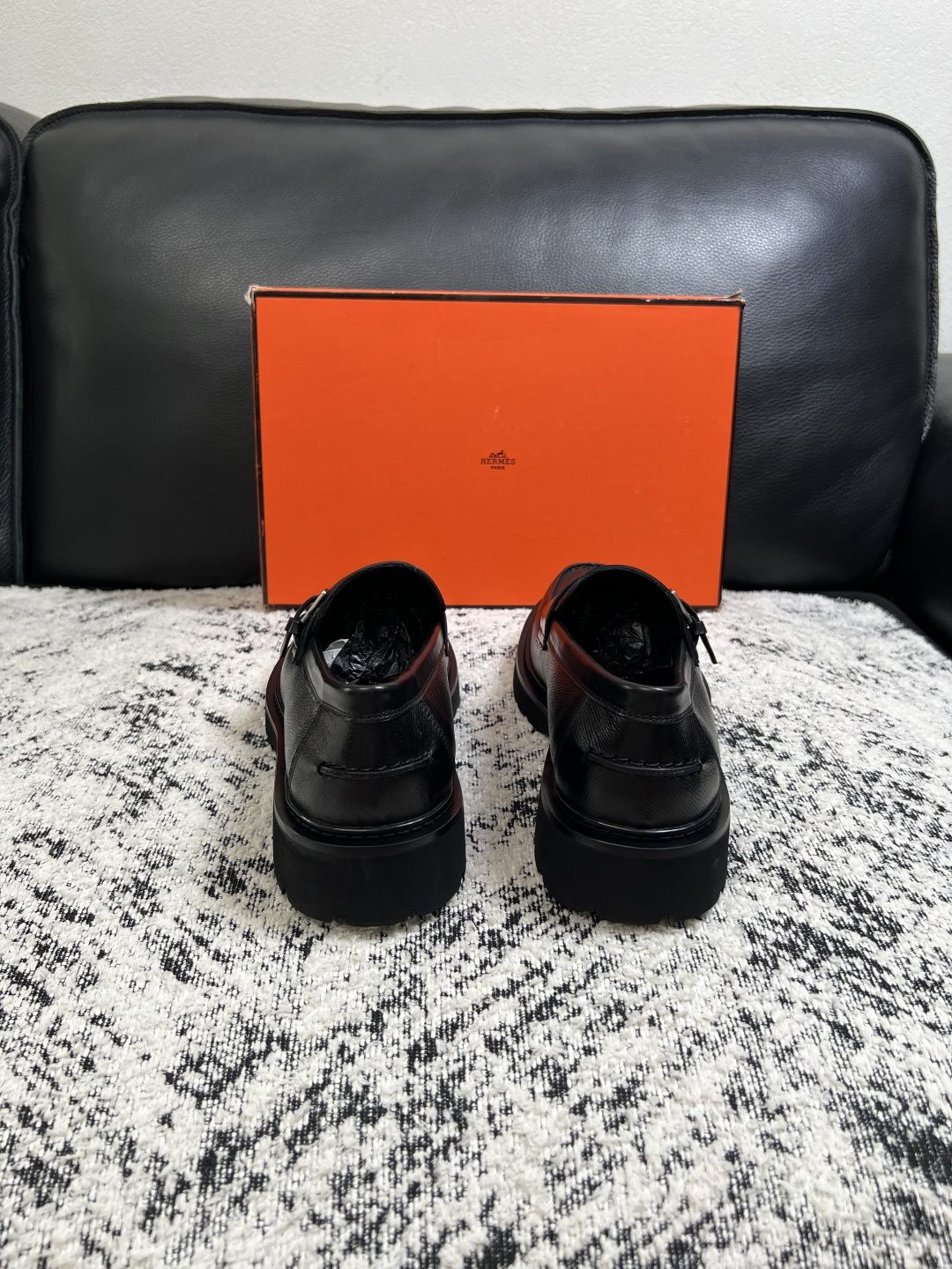 Hermes  高品质  顶级工艺品  爱马仕 皮鞋专柜同步发售原厂配置，意大利进口原版牛皮面料，高品质