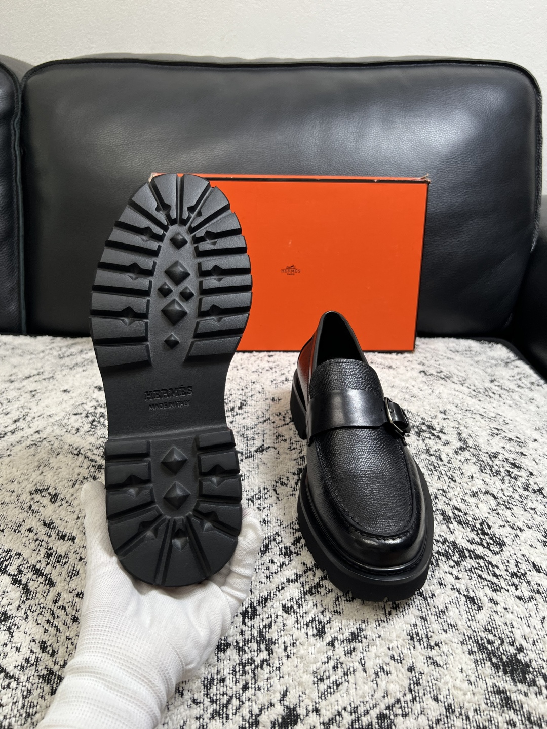 Hermes  高品质  顶级工艺品  爱马仕 皮鞋专柜同步发售原厂配置，意大利进口原版牛皮面料，高品质