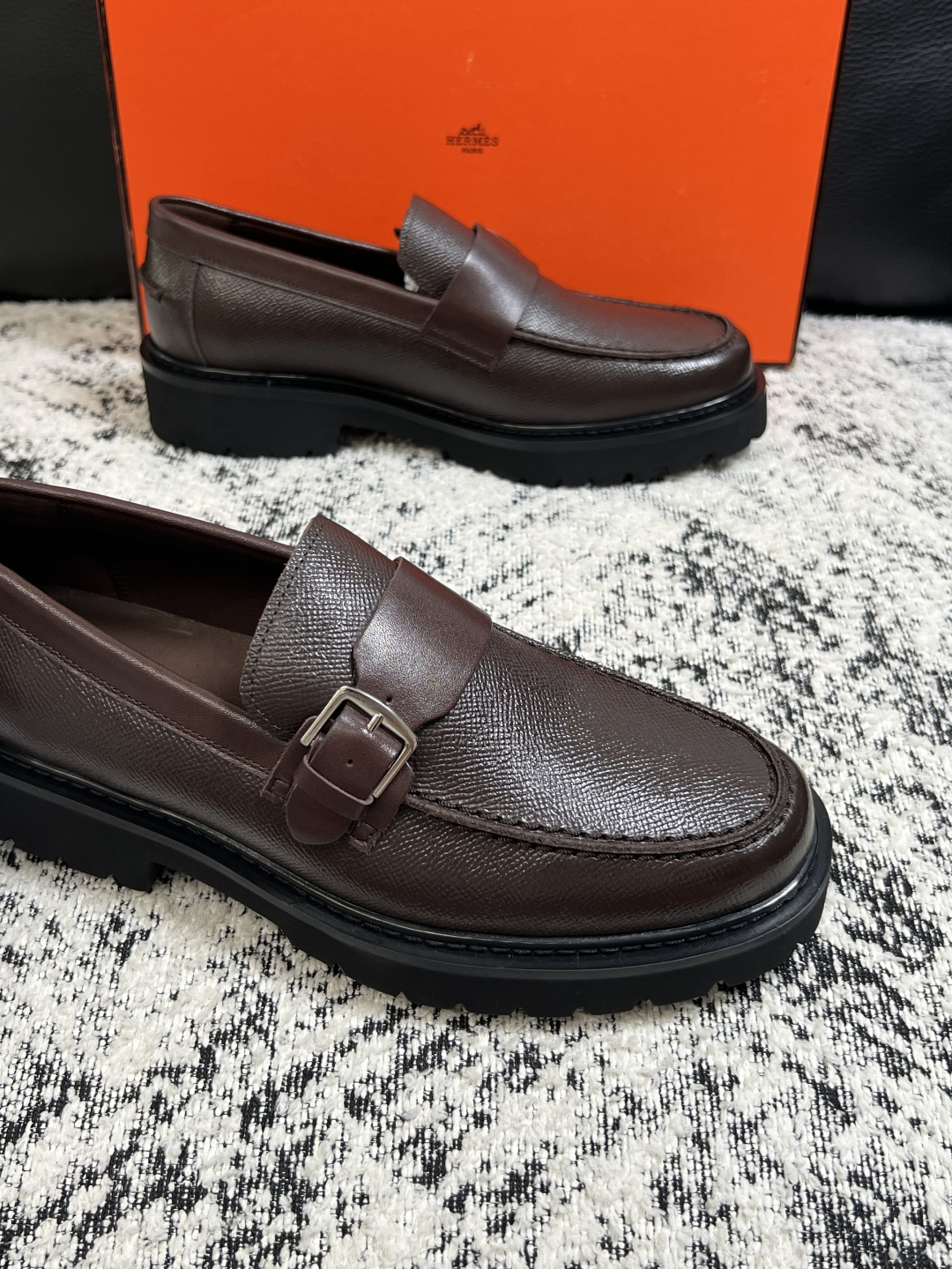 Hermes  高品质  顶级工艺品  爱马仕 皮鞋专柜同步发售原厂配置，意大利进口原版牛皮面料，高品质