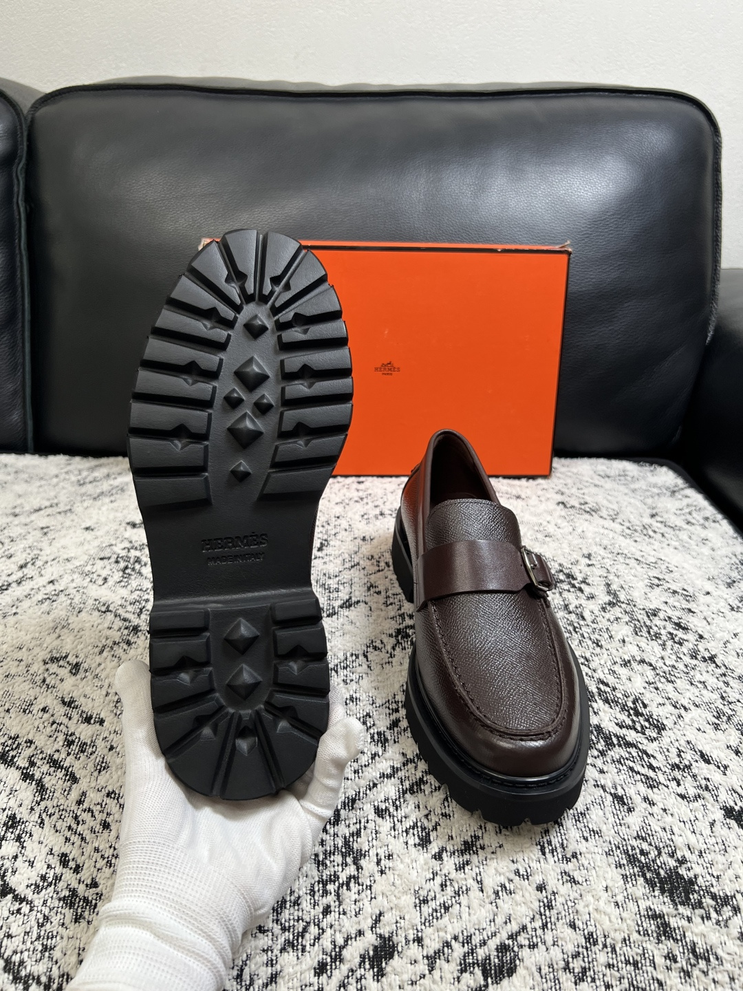 Hermes  高品质  顶级工艺品  爱马仕 皮鞋专柜同步发售原厂配置，意大利进口原版牛皮面料，高品质