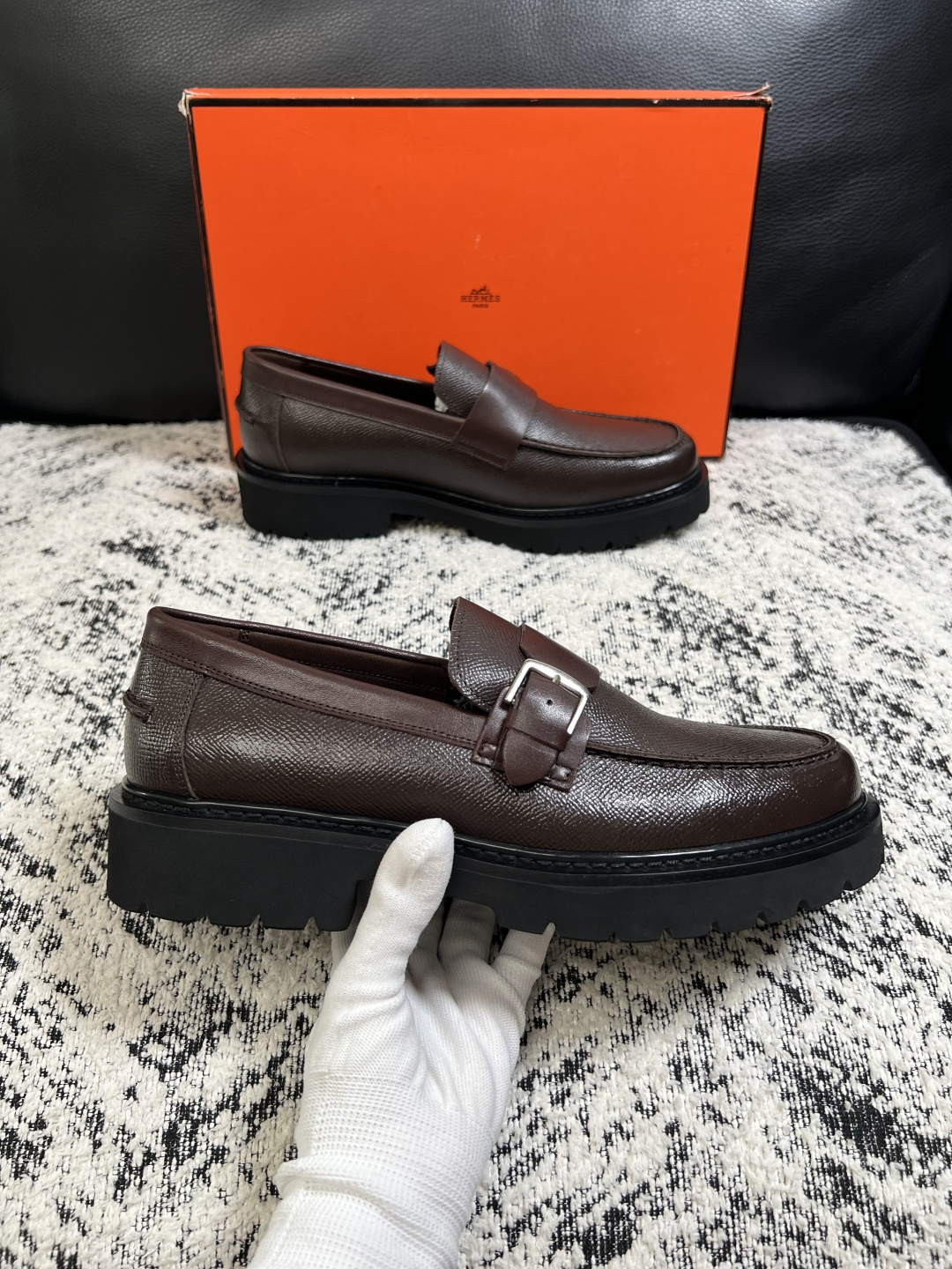 Hermes  高品质  顶级工艺品  爱马仕 皮鞋专柜同步发售原厂配置，意大利进口原版牛皮面料，高品质