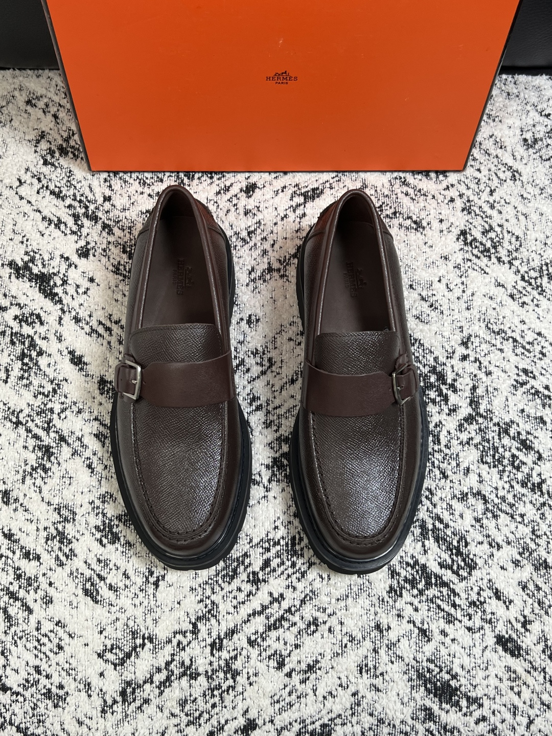 Hermes  高品质  顶级工艺品  爱马仕 皮鞋专柜同步发售原厂配置，意大利进口原版牛皮面料，高品质