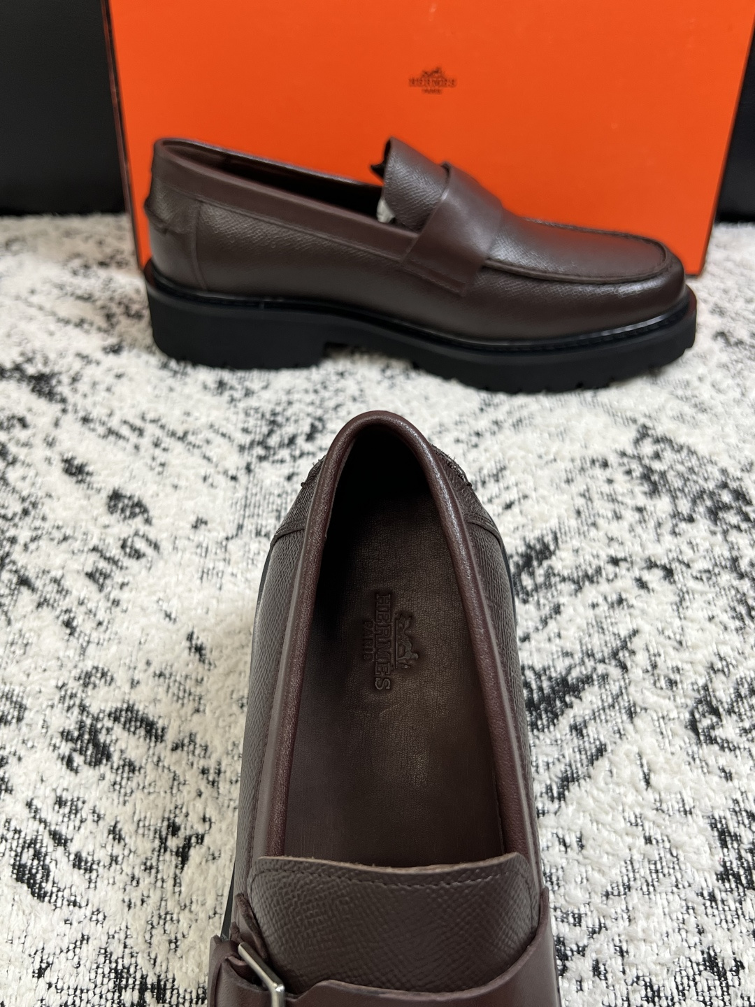 Hermes  高品质  顶级工艺品  爱马仕 皮鞋专柜同步发售原厂配置，意大利进口原版牛皮面料，高品质