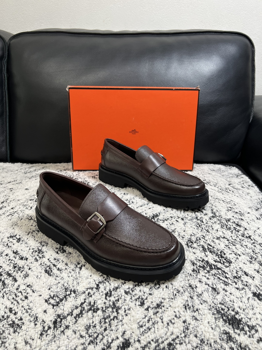 Hermes  高品质  顶级工艺品  爱马仕 皮鞋专柜同步发售原厂配置，意大利进口原版牛皮面料，高品质