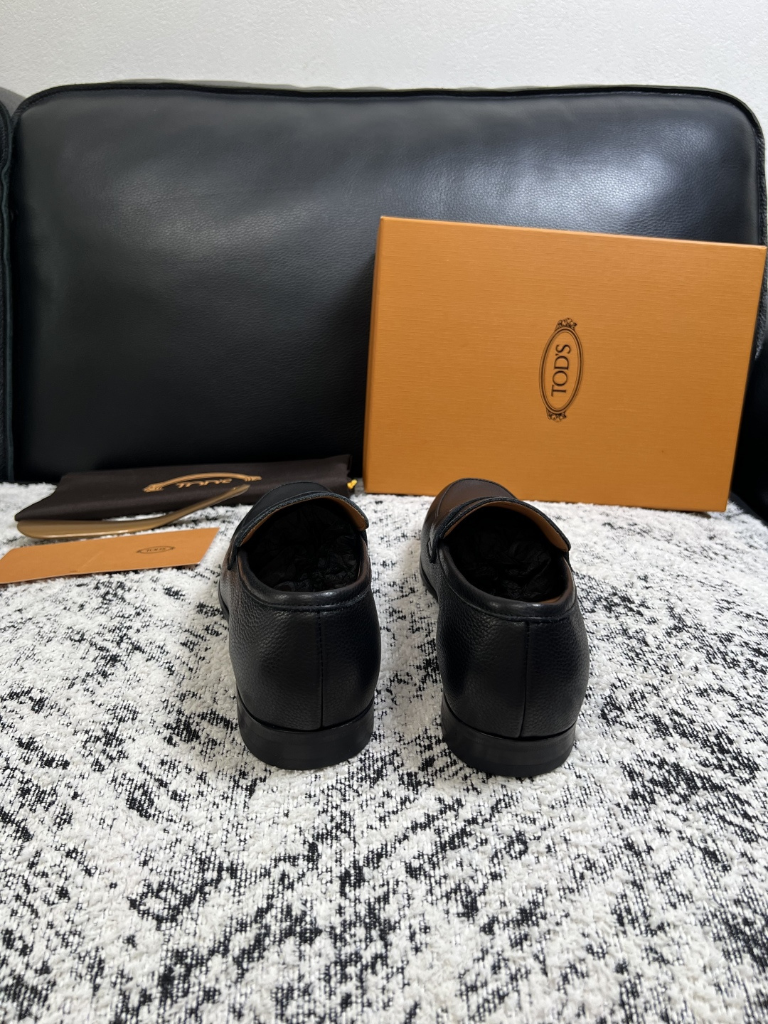 Tods  高品质  顶级工艺品  托德斯  皮鞋专柜新款，原厂配置意大利进口牛皮面料，高品质复杂拼接工