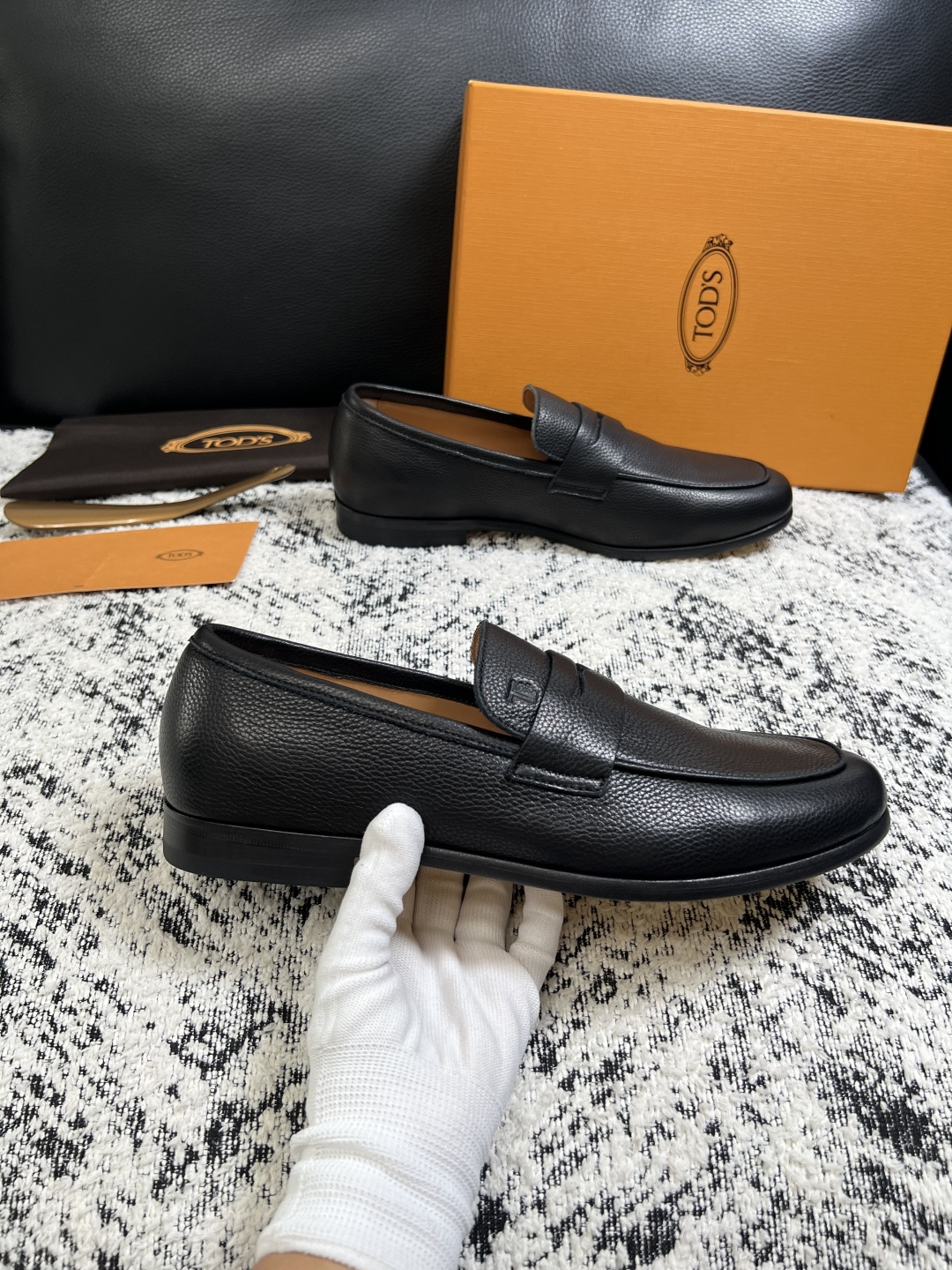 Tods  高品质  顶级工艺品  托德斯  皮鞋专柜新款，原厂配置意大利进口牛皮面料，高品质复杂拼接工