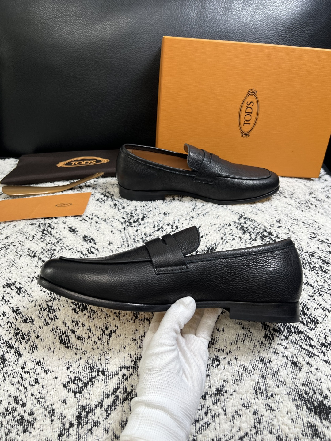 Tods  高品质  顶级工艺品  托德斯  皮鞋专柜新款，原厂配置意大利进口牛皮面料，高品质复杂拼接工