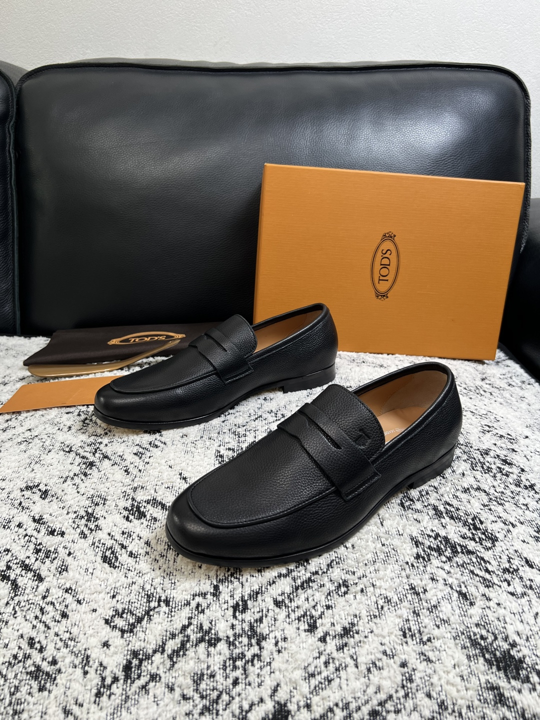 Tods  高品质  顶级工艺品  托德斯  皮鞋专柜新款，原厂配置意大利进口牛皮面料，高品质复杂拼接工