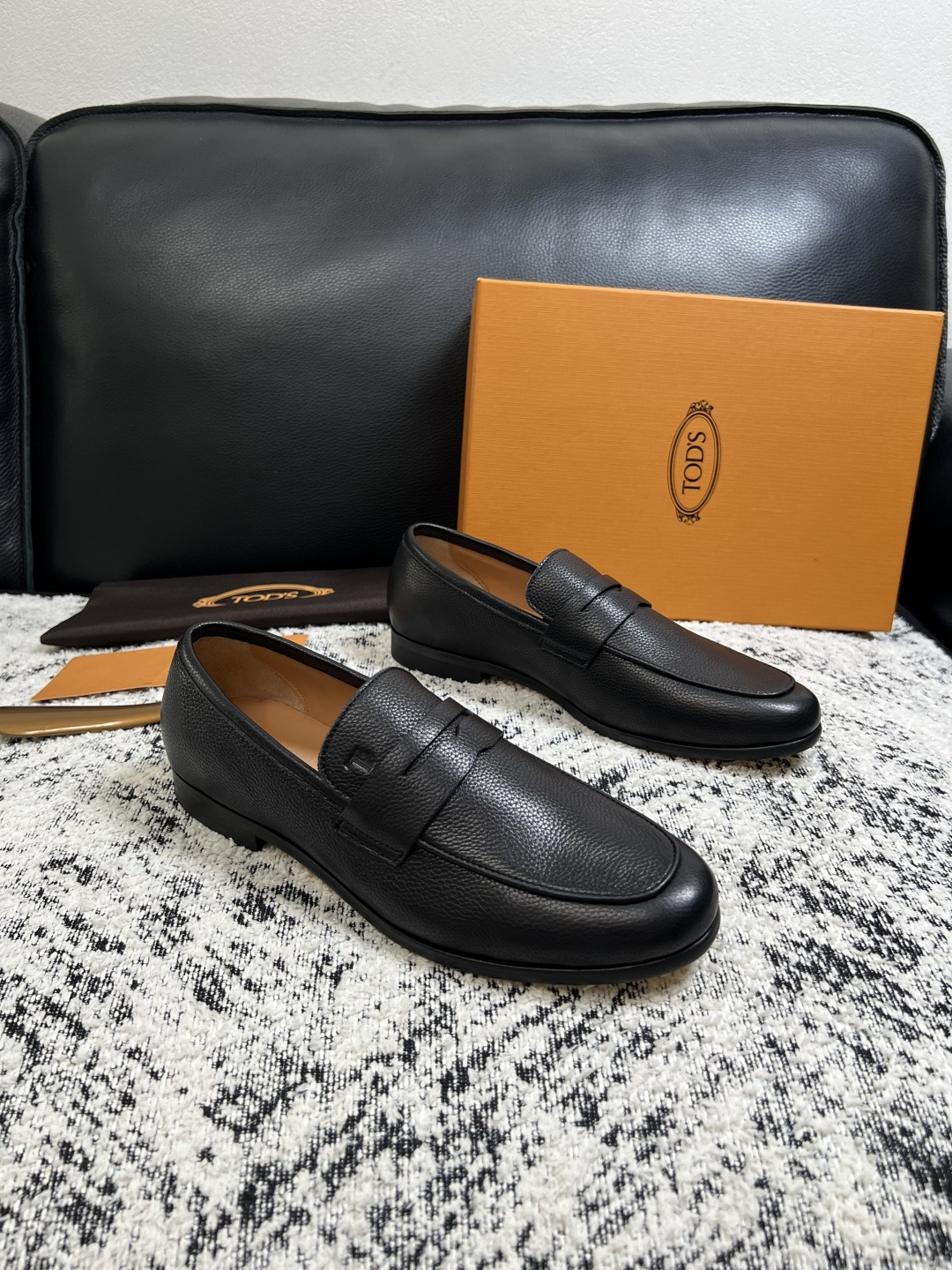 Tods  高品质  顶级工艺品  托德斯  皮鞋专柜新款，原厂配置意大利进口牛皮面料，高品质复杂拼接工