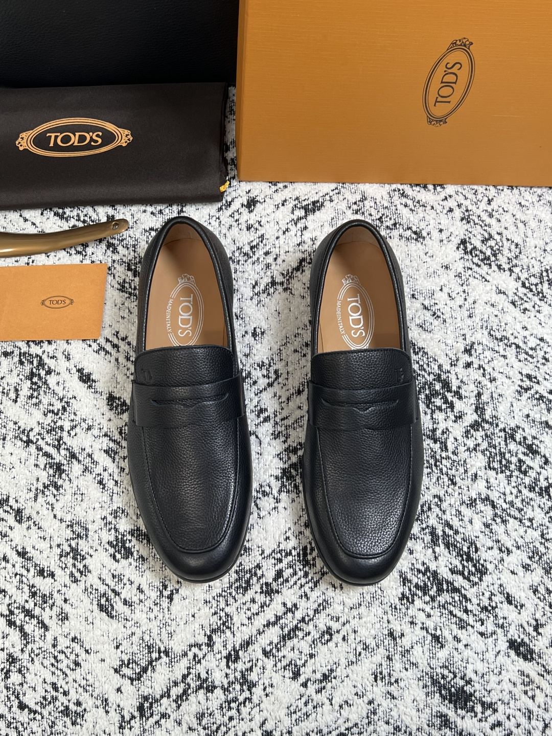 Tods  高品质  顶级工艺品  托德斯  皮鞋专柜新款，原厂配置意大利进口牛皮面料，高品质复杂拼接工
