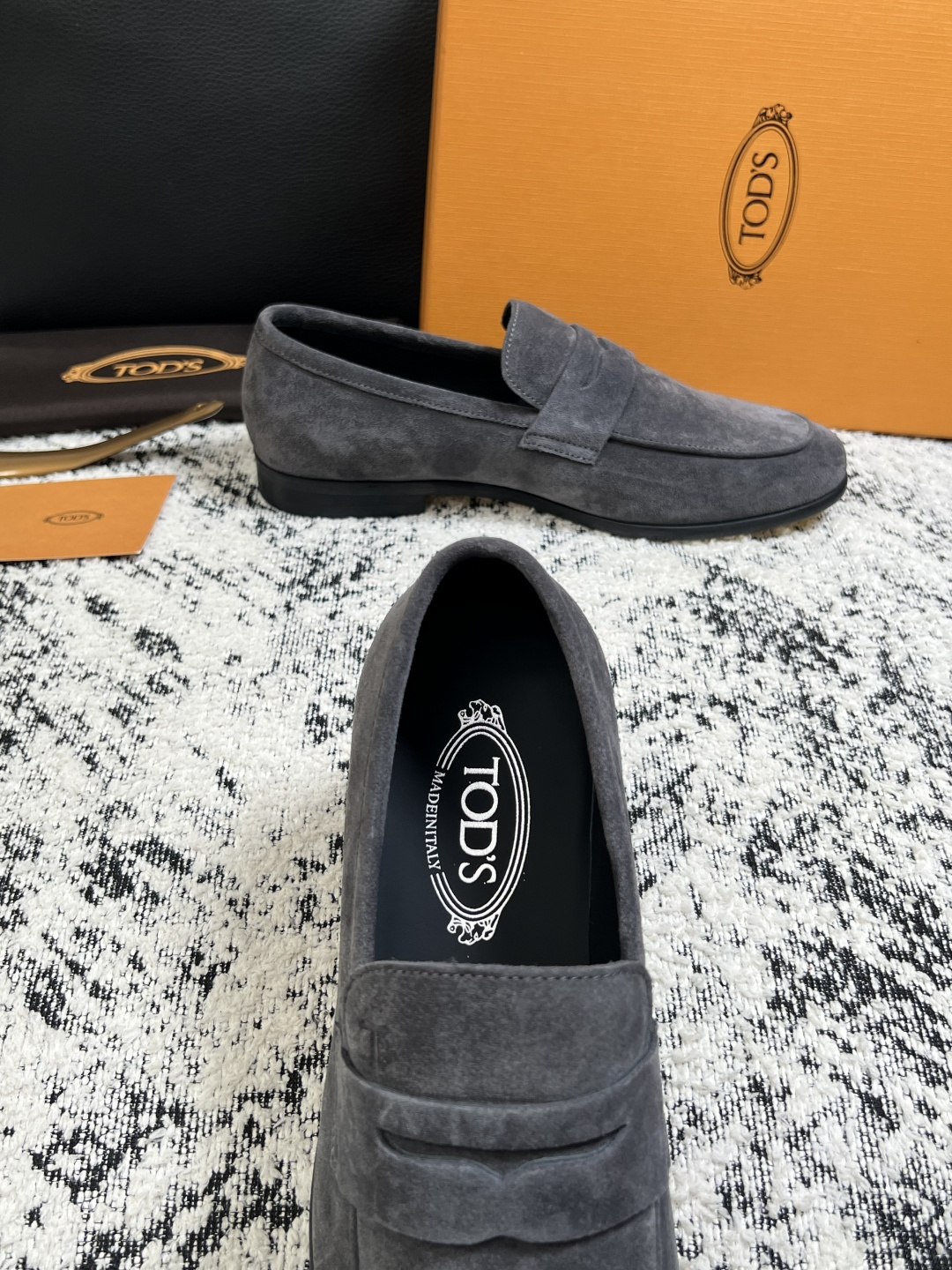 Tods  高品质  顶级工艺品  托德斯  皮鞋专柜新款，原厂配置意大利进口牛皮面料，高品质复杂拼接工