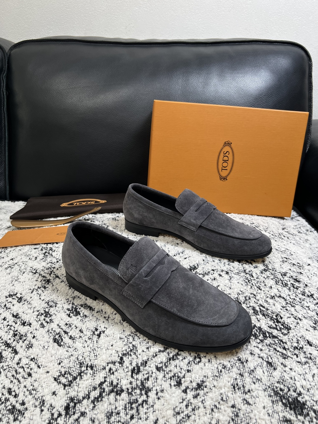 Tods  高品质  顶级工艺品  托德斯  皮鞋专柜新款，原厂配置意大利进口牛皮面料，高品质复杂拼接工