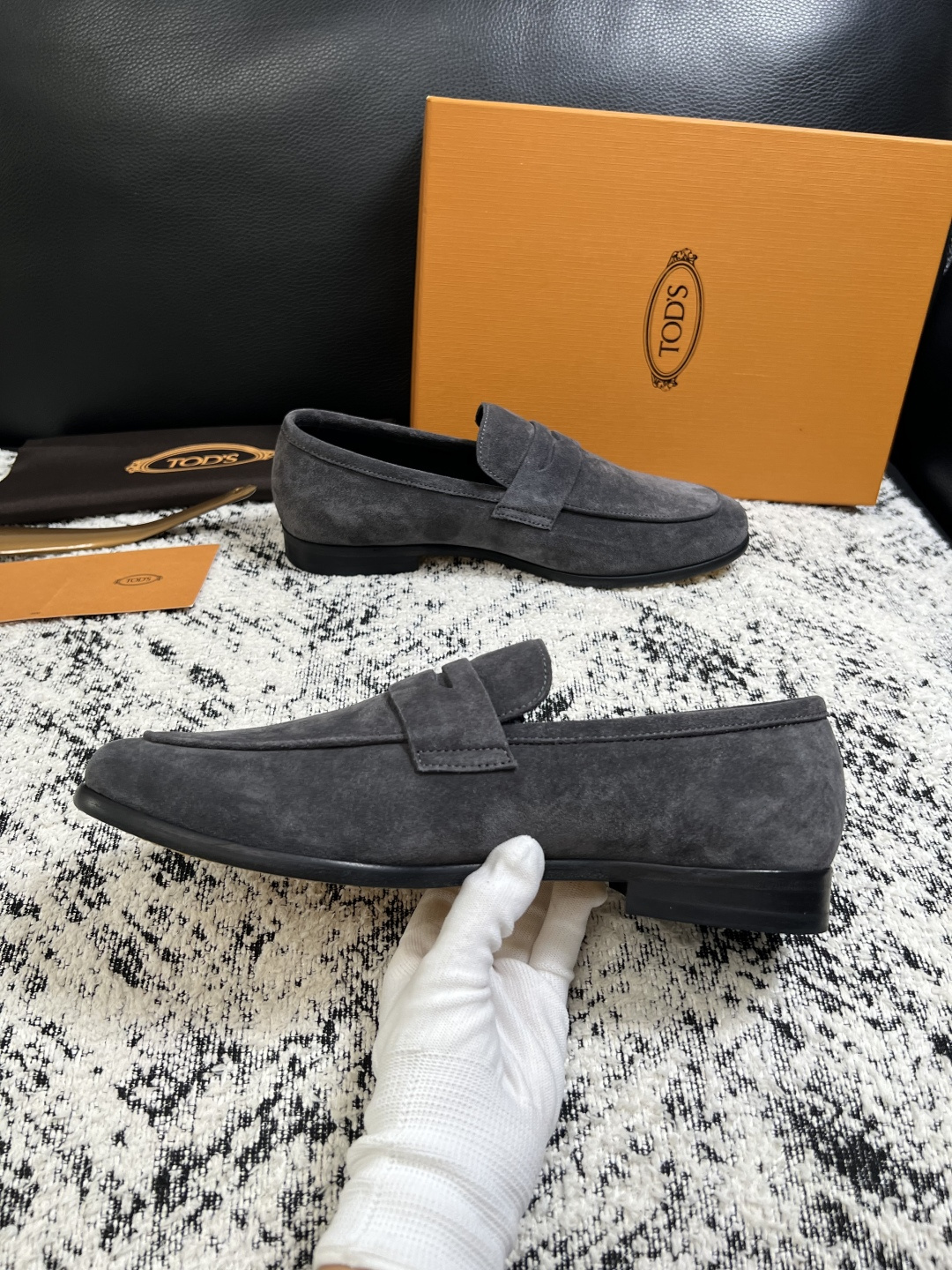Tods  高品质  顶级工艺品  托德斯  皮鞋专柜新款，原厂配置意大利进口牛皮面料，高品质复杂拼接工