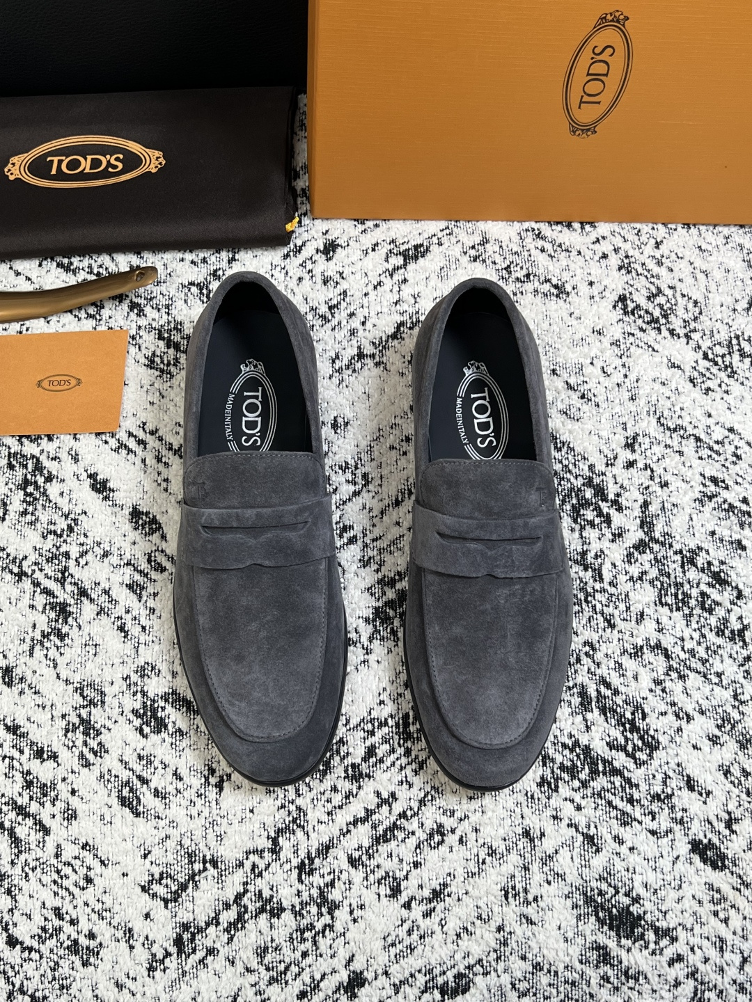 Tods  高品质  顶级工艺品  托德斯  皮鞋专柜新款，原厂配置意大利进口牛皮面料，高品质复杂拼接工