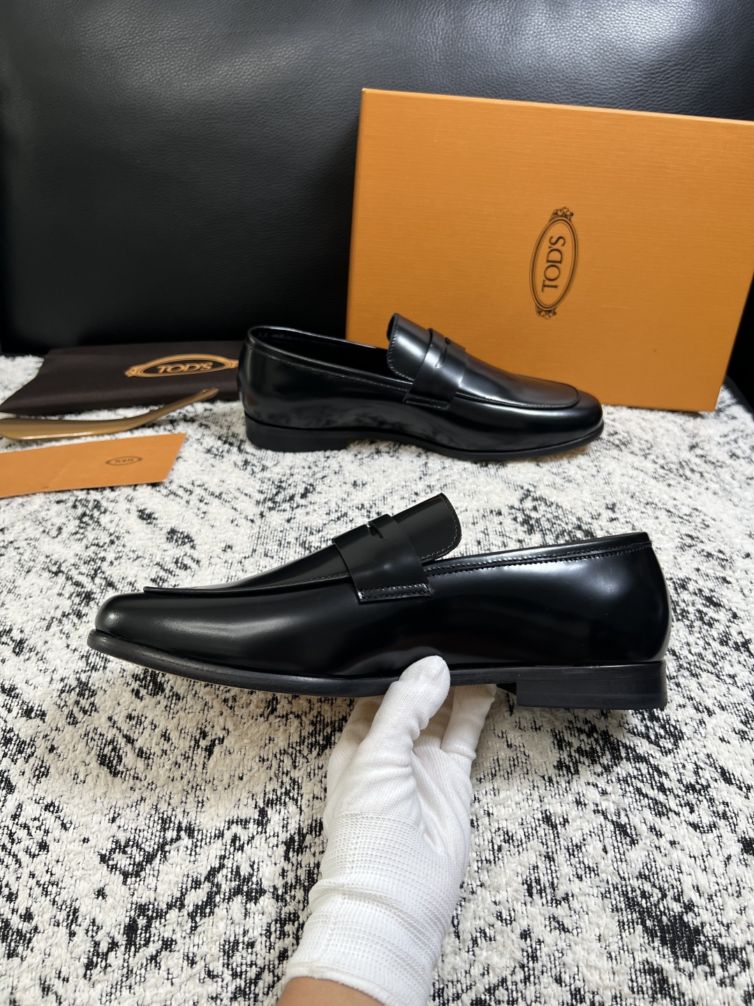 Tods  高品质  顶级工艺品  托德斯  皮鞋专柜新款，原厂配置意大利进口牛皮面料，高品质复杂拼接工