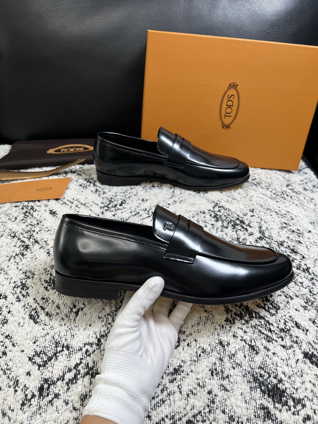 Tods  高品质  顶级工艺品  托德斯  皮鞋专柜新款，原厂配置意大利进口牛皮面料，高品质复杂拼接工
