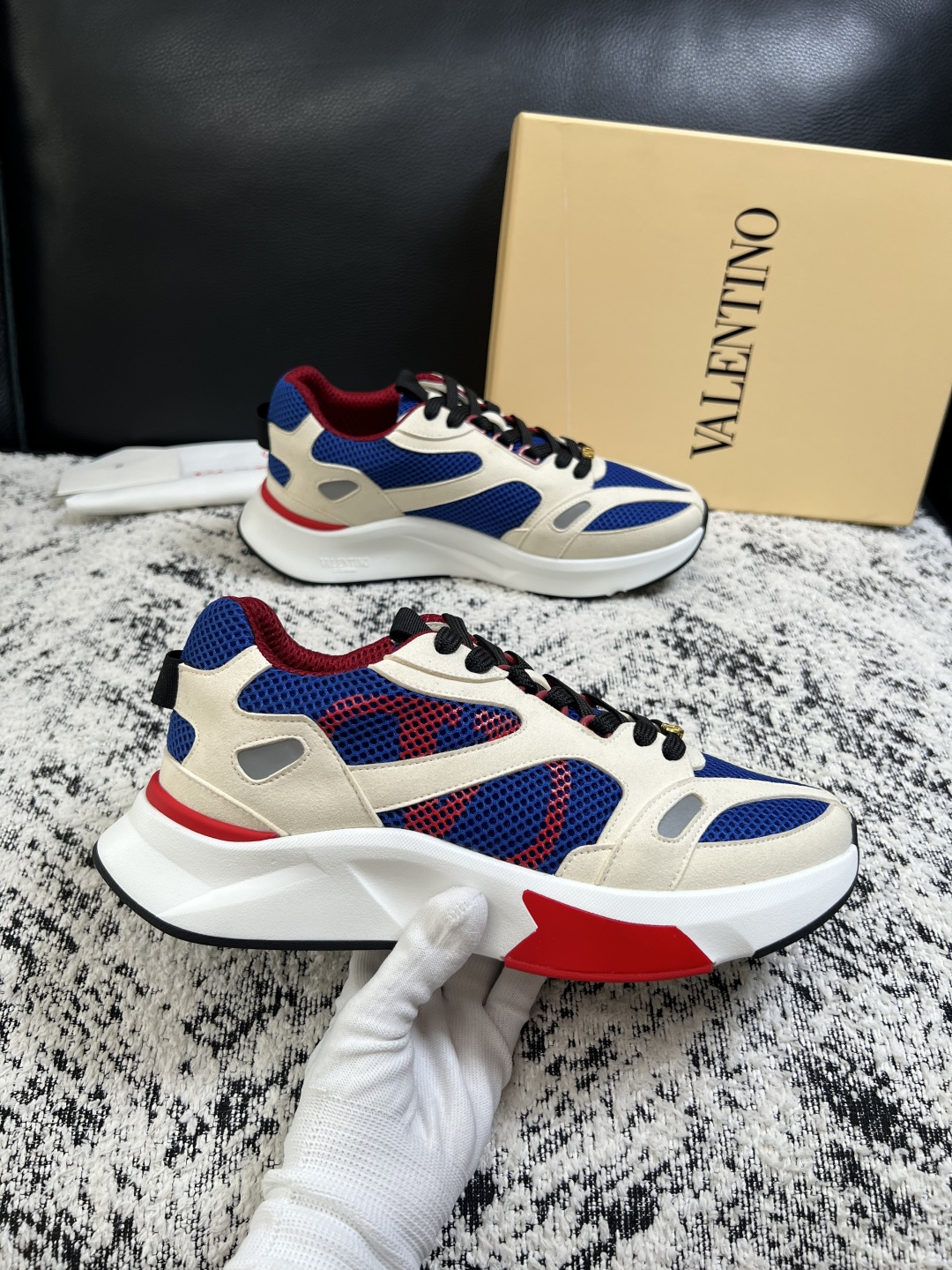 VALENTINO  高品质  顶级工艺品  华伦天奴，运动板鞋专柜同步，鞋面意大利进口，高品质拼接缤纷