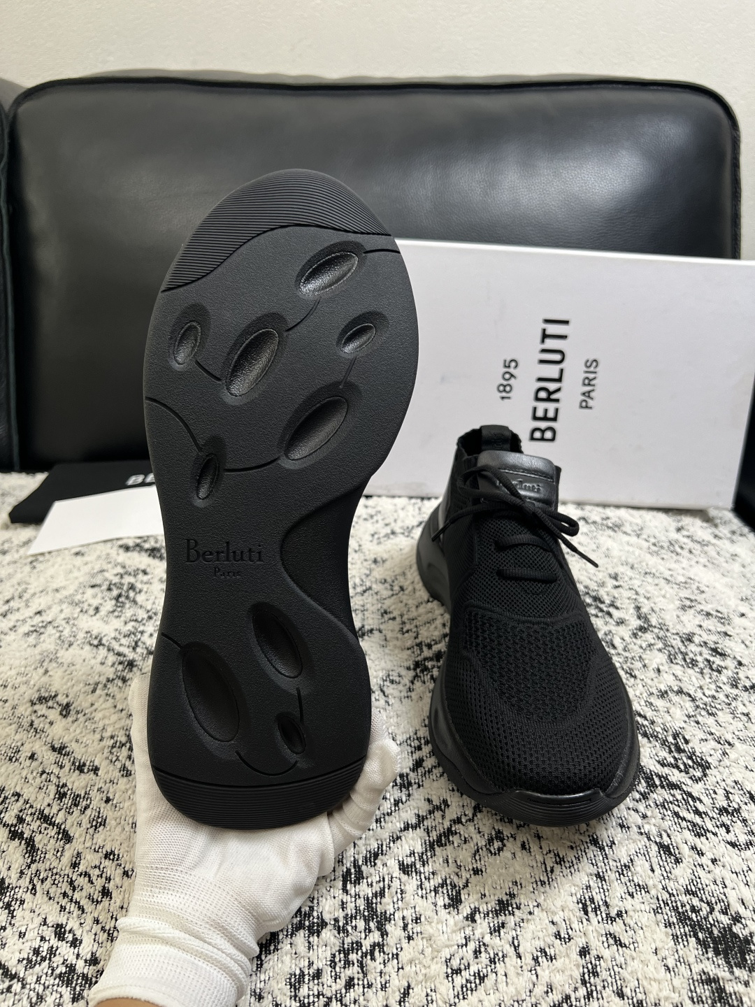 Berluti  顶级代购  布鲁提 专柜同步发售原厂配置，意大利进口飞织面料，全进口水染牛皮里垫，鞋底：原厂特供原版底