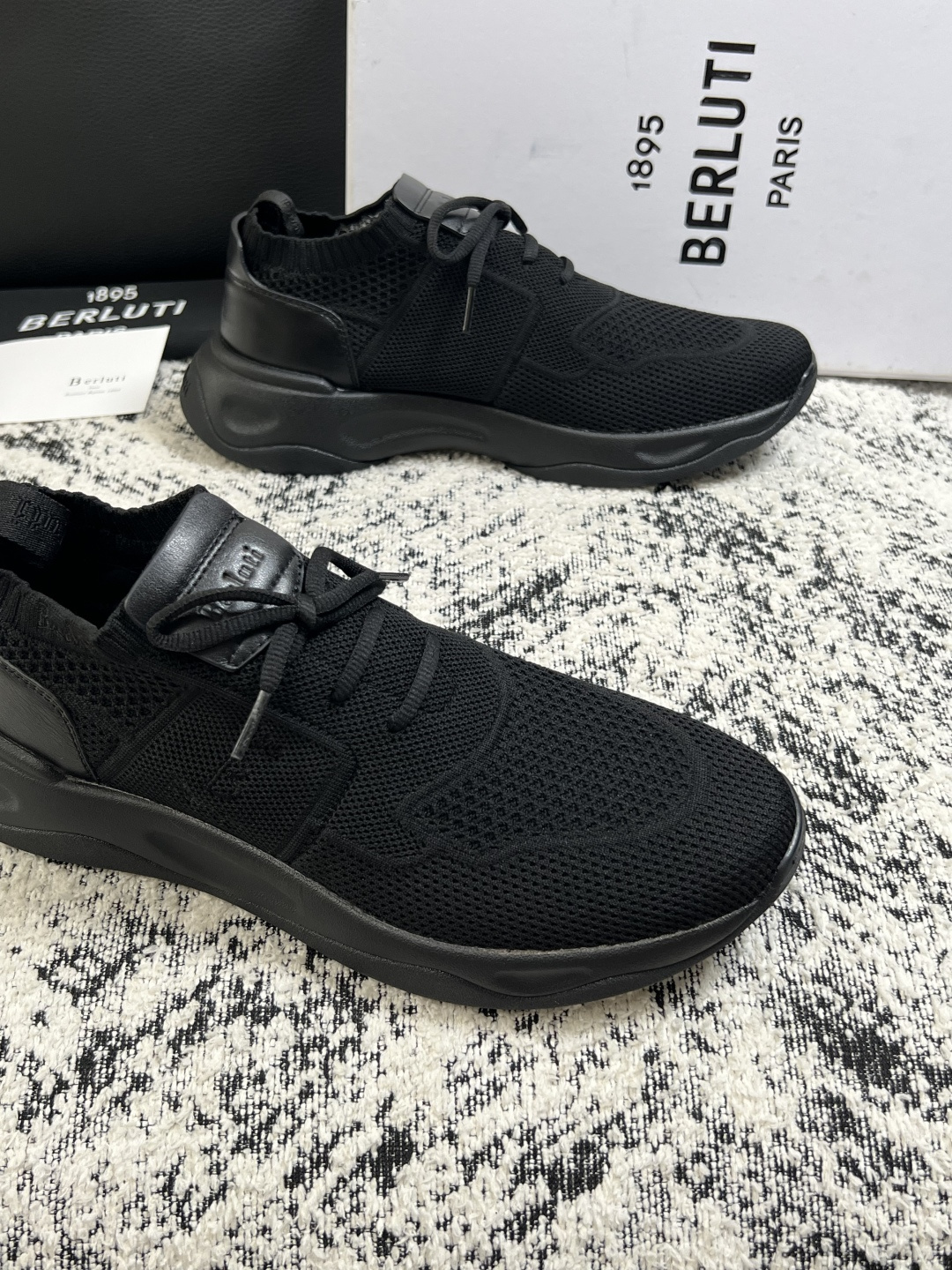 Berluti  顶级代购  布鲁提 专柜同步发售原厂配置，意大利进口飞织面料，全进口水染牛皮里垫，鞋底：原厂特供原版底