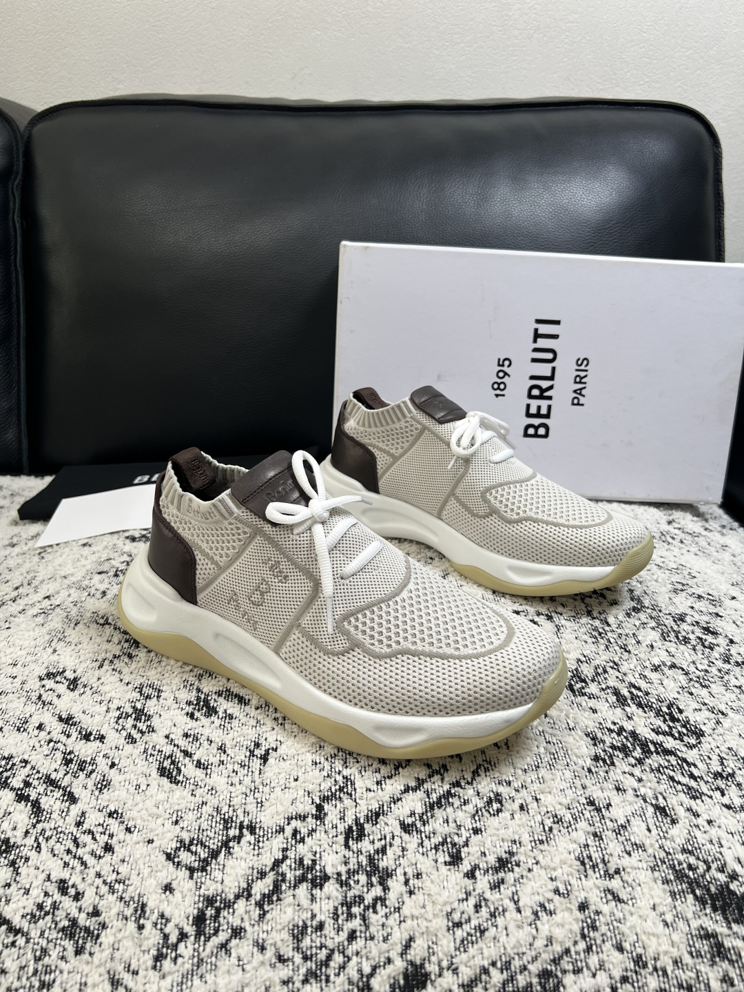 Berluti 顶级代购 布鲁提 专柜同步发售原厂配置,意大利进口飞织面料,全进口水染牛皮里垫,鞋底:原厂特供原版底 Berluti 顶级代购 布鲁提 专柜同步发售原厂配置,意大利进口飞织面料,全进口水染牛皮里垫,鞋底:原厂特供原版底