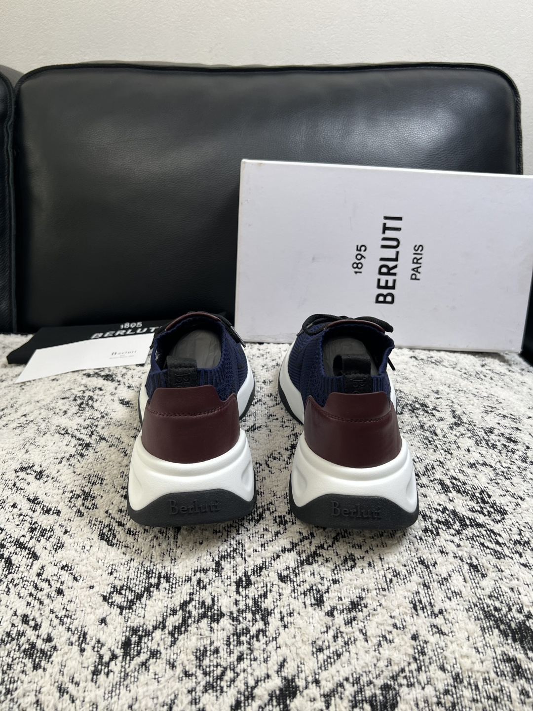 Berluti  顶级代购  布鲁提 专柜同步发售原厂配置，意大利进口飞织面料，全进口水染牛皮里垫，鞋底：原厂特供原版底