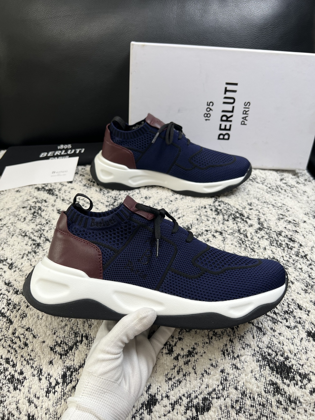 Berluti  顶级代购  布鲁提 专柜同步发售原厂配置，意大利进口飞织面料，全进口水染牛皮里垫，鞋底：原厂特供原版底