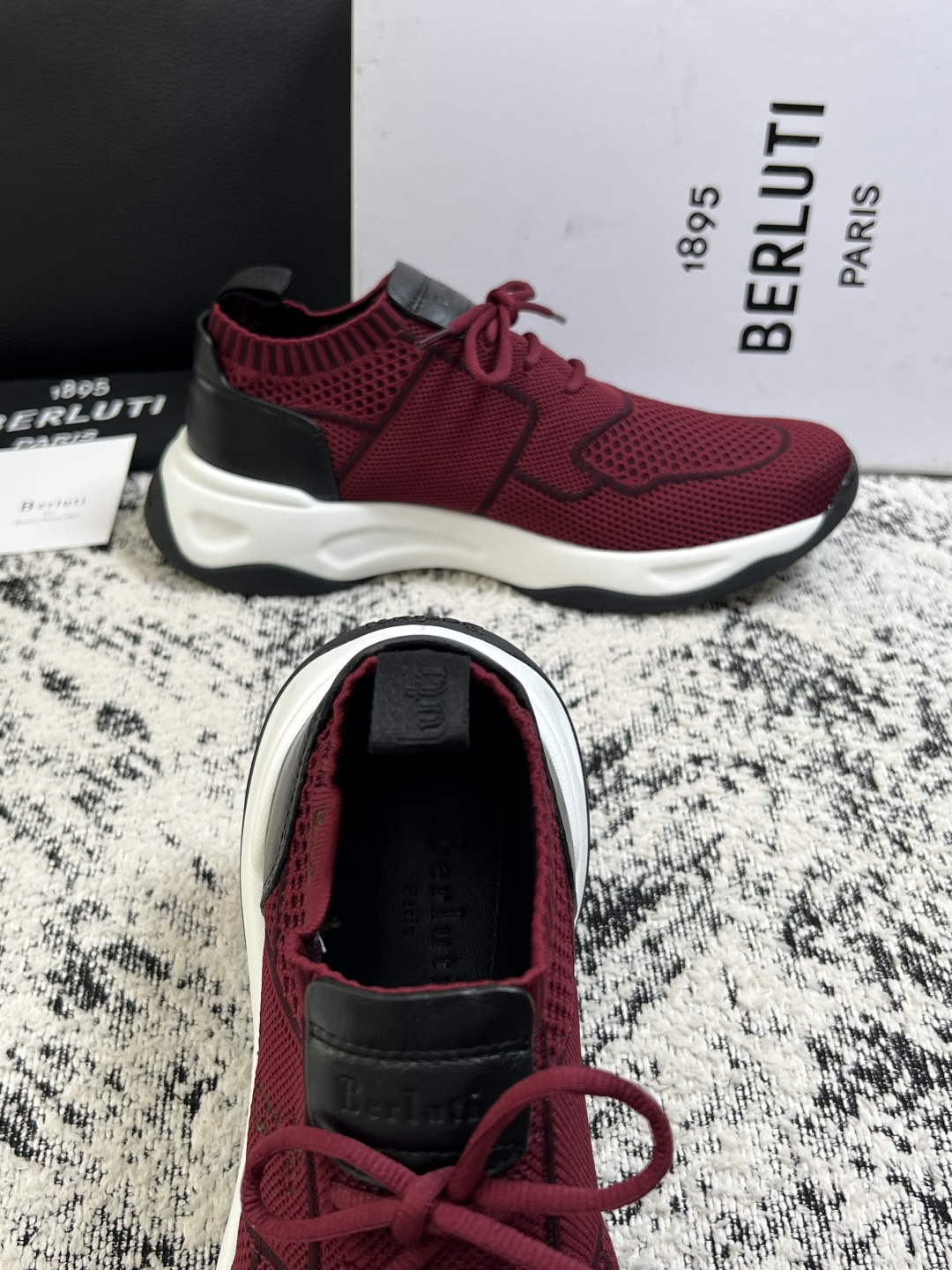Berluti  顶级代购  布鲁提 专柜同步发售原厂配置，意大利进口飞织面料，全进口水染牛皮里垫，鞋底：原厂特供原版底