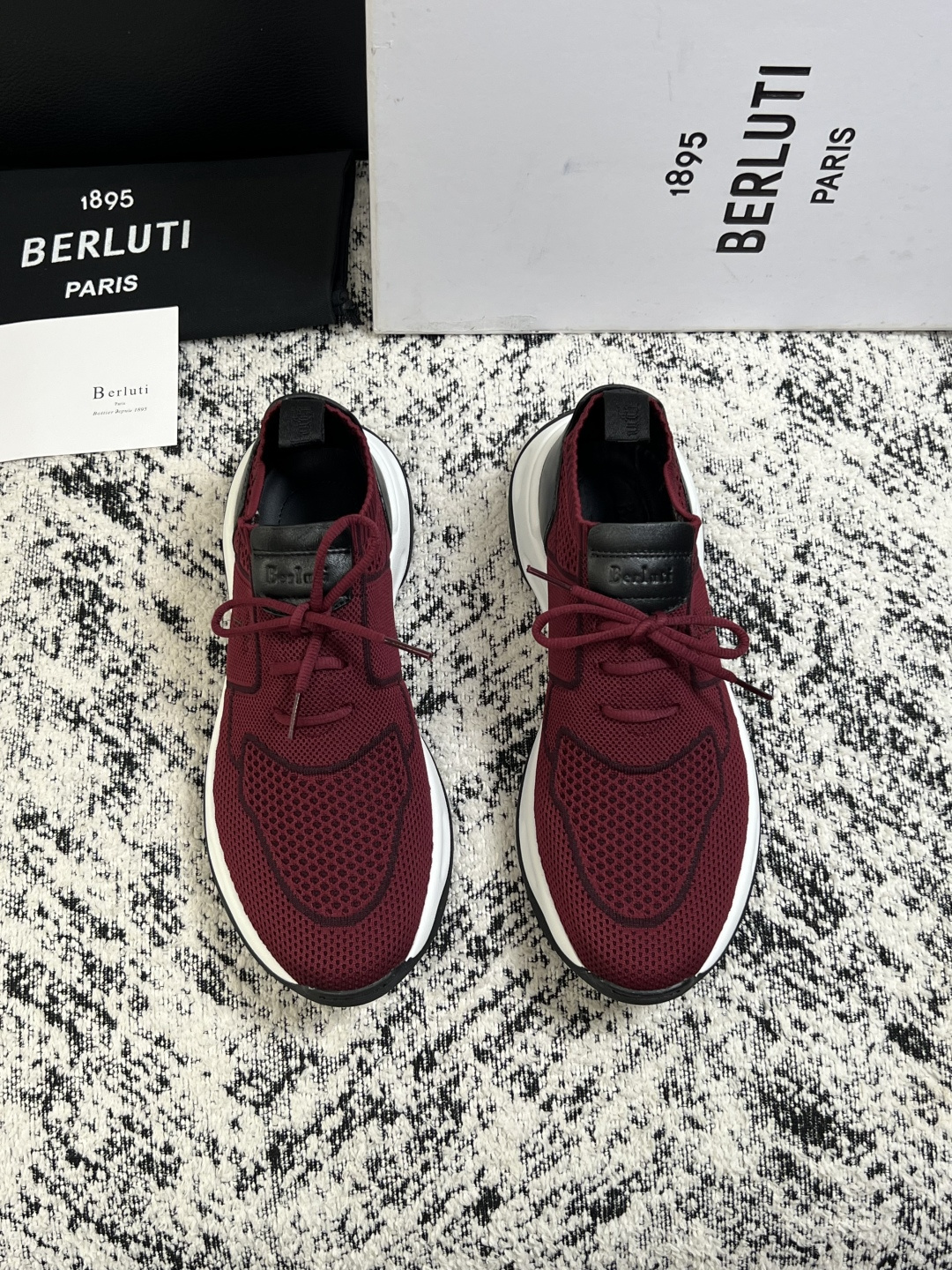 Berluti  顶级代购  布鲁提 专柜同步发售原厂配置，意大利进口飞织面料，全进口水染牛皮里垫，鞋底：原厂特供原版底