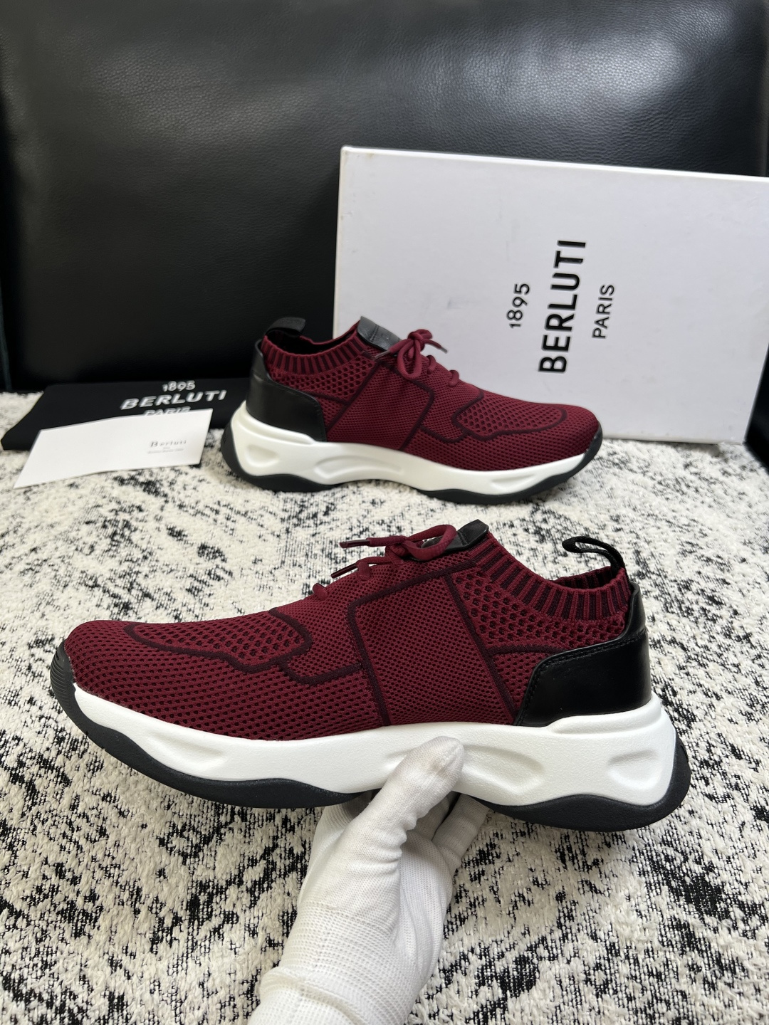 Berluti  顶级代购  布鲁提 专柜同步发售原厂配置，意大利进口飞织面料，全进口水染牛皮里垫，鞋底：原厂特供原版底