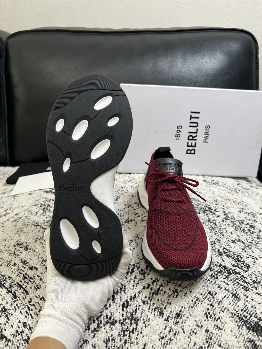 Berluti  顶级代购  布鲁提 专柜同步发售原厂配置，意大利进口飞织面料，全进口水染牛皮里垫，鞋底：原厂特供原版底
