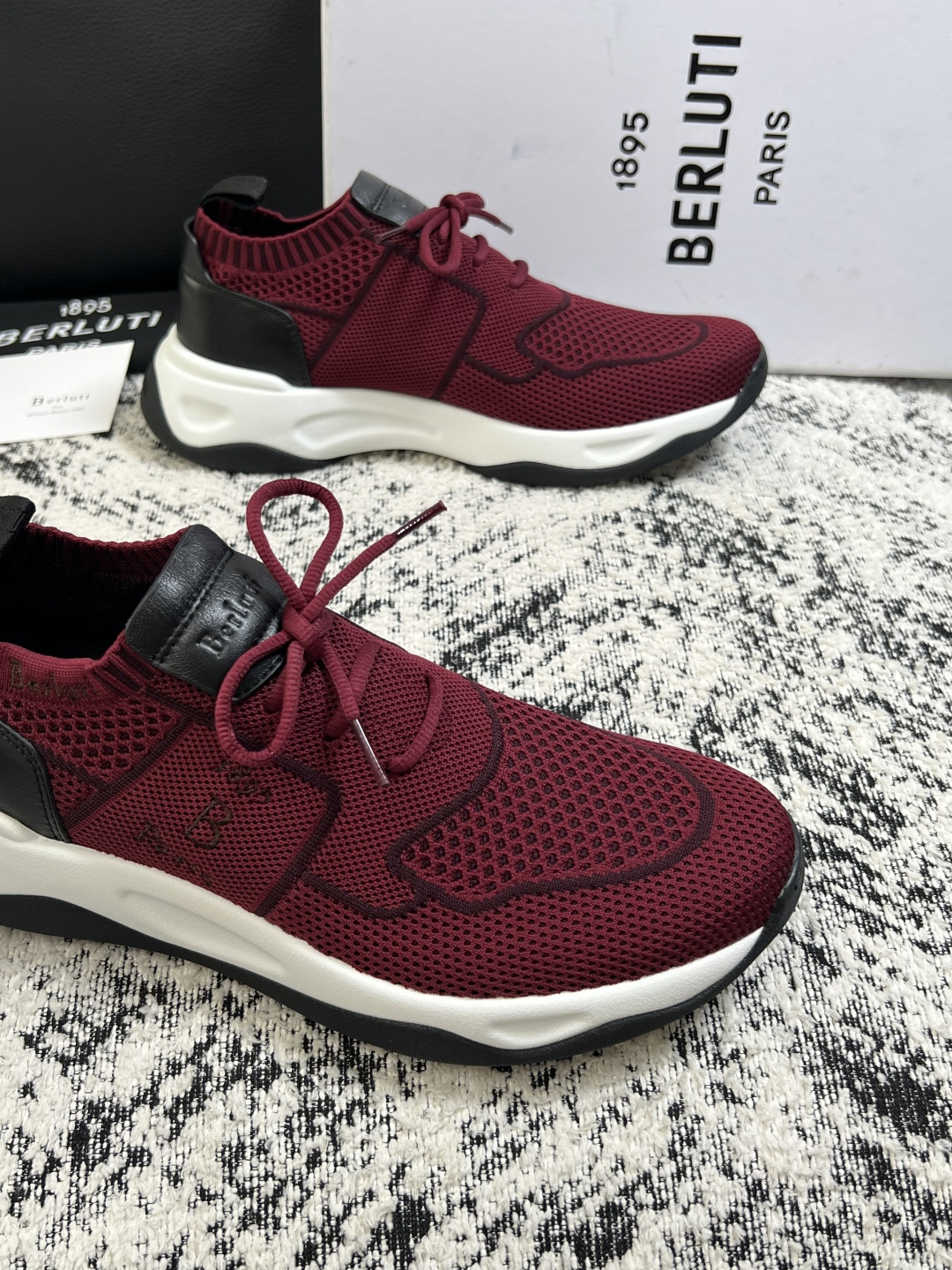 Berluti  顶级代购  布鲁提 专柜同步发售原厂配置，意大利进口飞织面料，全进口水染牛皮里垫，鞋底：原厂特供原版底