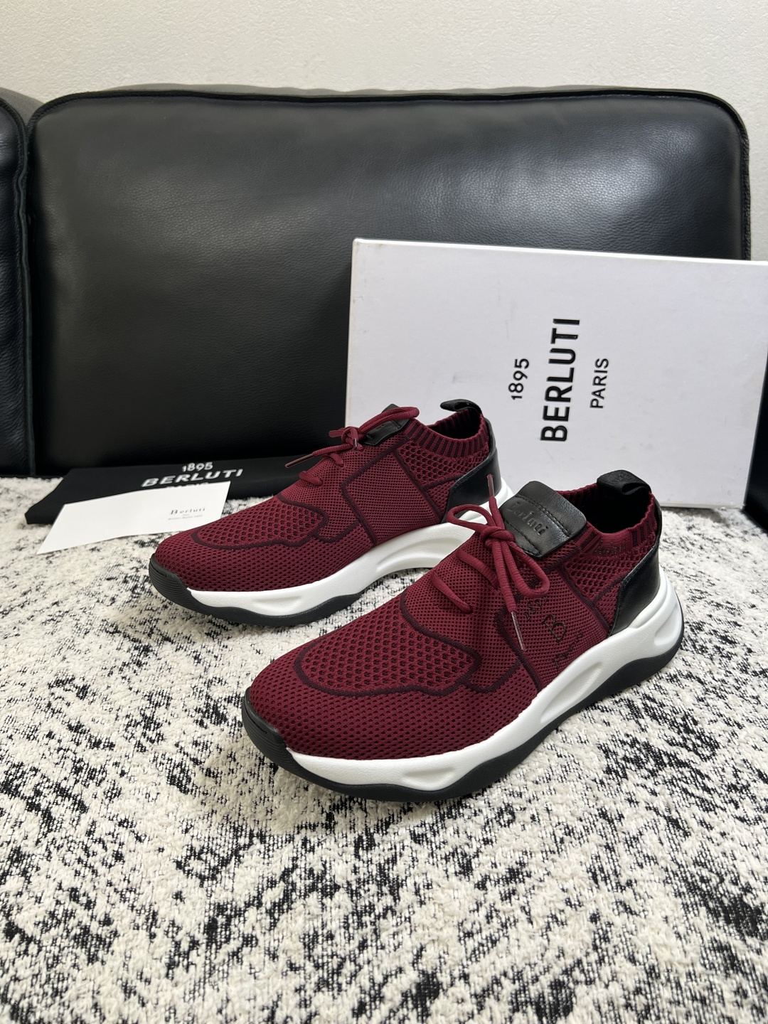 Berluti  顶级代购  布鲁提 专柜同步发售原厂配置，意大利进口飞织面料，全进口水染牛皮里垫，鞋底：原厂特供原版底