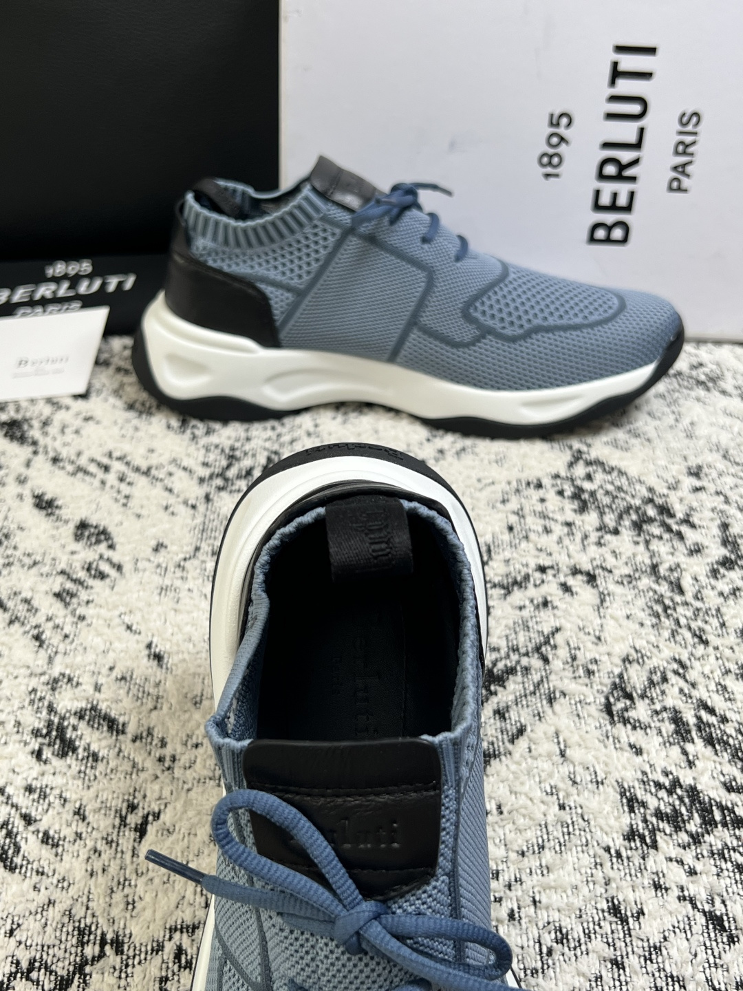 Berluti  顶级代购  布鲁提 专柜同步发售原厂配置，意大利进口飞织面料，全进口水染牛皮里垫，鞋底：原厂特供原版底