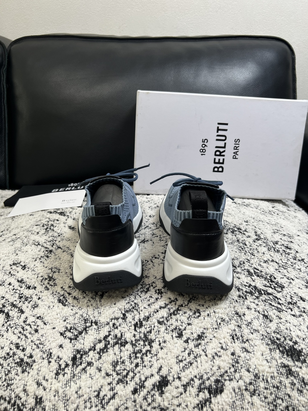 Berluti  顶级代购  布鲁提 专柜同步发售原厂配置，意大利进口飞织面料，全进口水染牛皮里垫，鞋底：原厂特供原版底