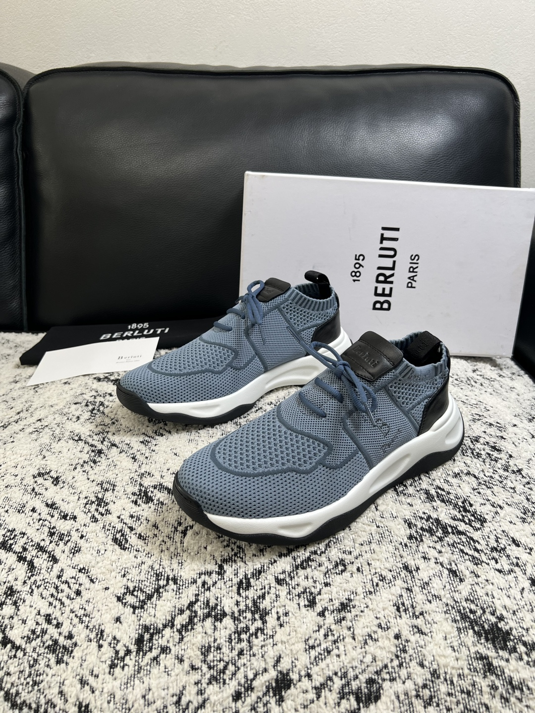 Berluti  顶级代购  布鲁提 专柜同步发售原厂配置，意大利进口飞织面料，全进口水染牛皮里垫，鞋底：原厂特供原版底