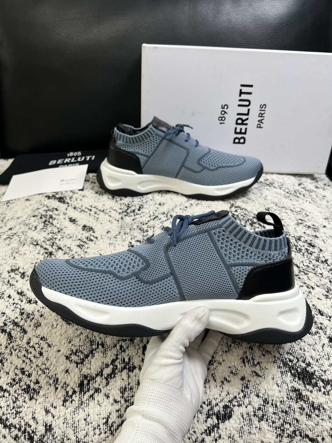 Berluti  顶级代购  布鲁提 专柜同步发售原厂配置，意大利进口飞织面料，全进口水染牛皮里垫，鞋底：原厂特供原版底