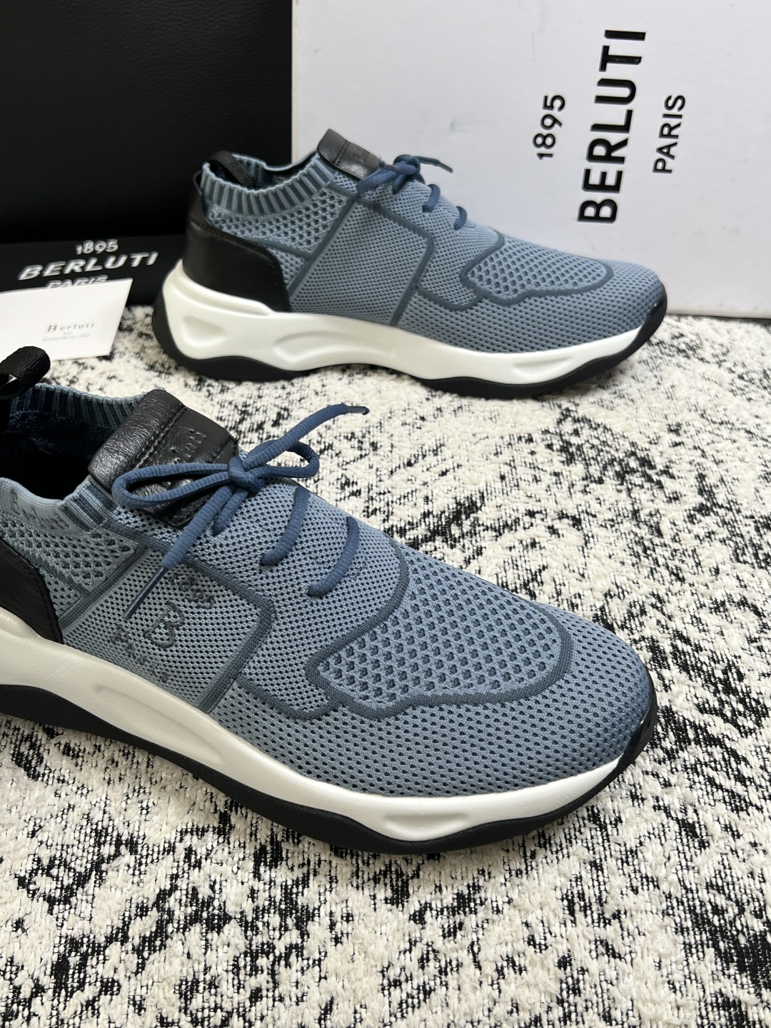 Berluti  顶级代购  布鲁提 专柜同步发售原厂配置，意大利进口飞织面料，全进口水染牛皮里垫，鞋底：原厂特供原版底