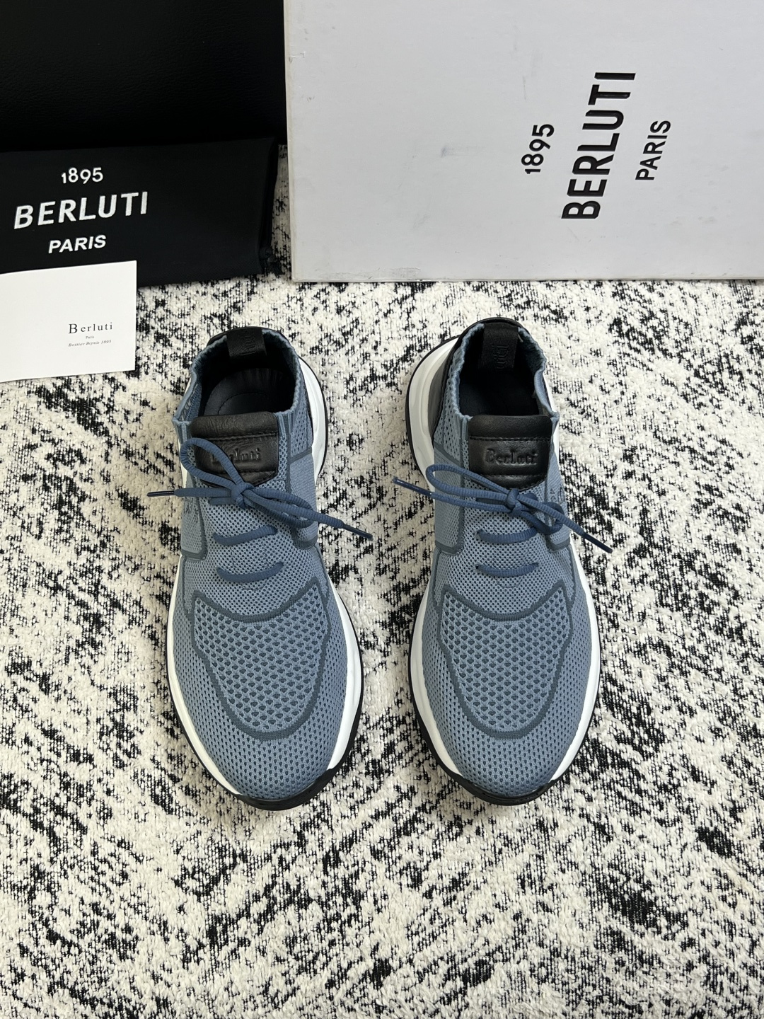 Berluti  顶级代购  布鲁提 专柜同步发售原厂配置，意大利进口飞织面料，全进口水染牛皮里垫，鞋底：原厂特供原版底