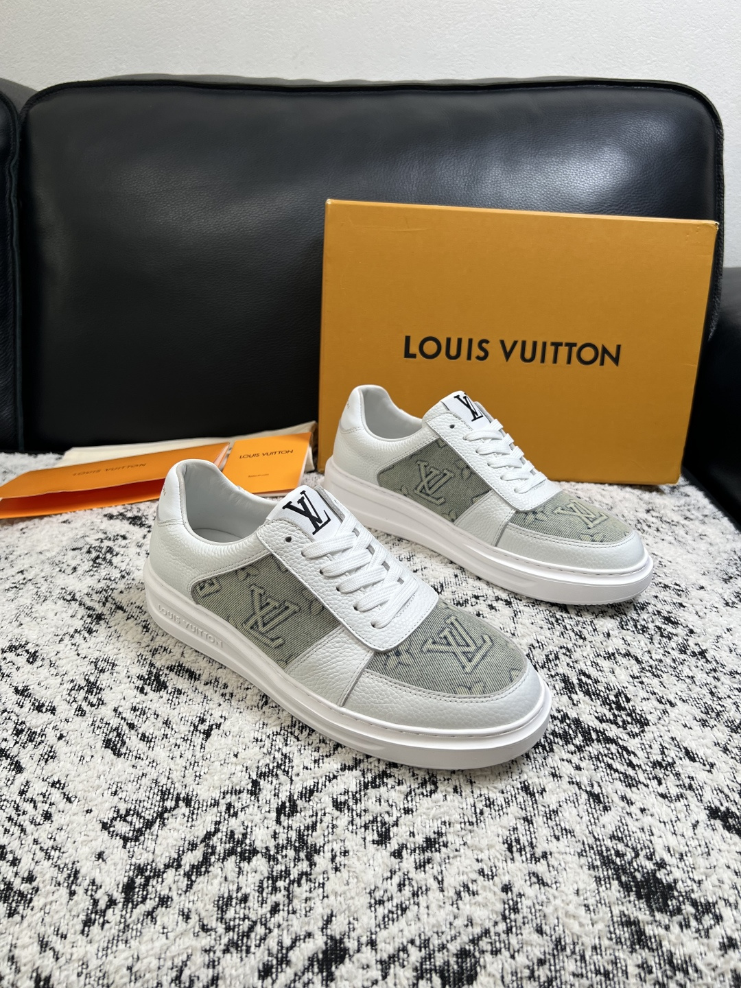 Lv 高品质 顶级工艺品 路易威登,运动板鞋专柜同步,鞋面意大利进口,高品质拼接缤纷色彩复杂工艺品,进口牛皮里垫柔 Lv 高品质 顶级工艺品 路易威登,运动板鞋专柜同步,鞋面意大利进口,高品质拼接缤纷色彩复杂工艺品,进口牛皮里垫柔