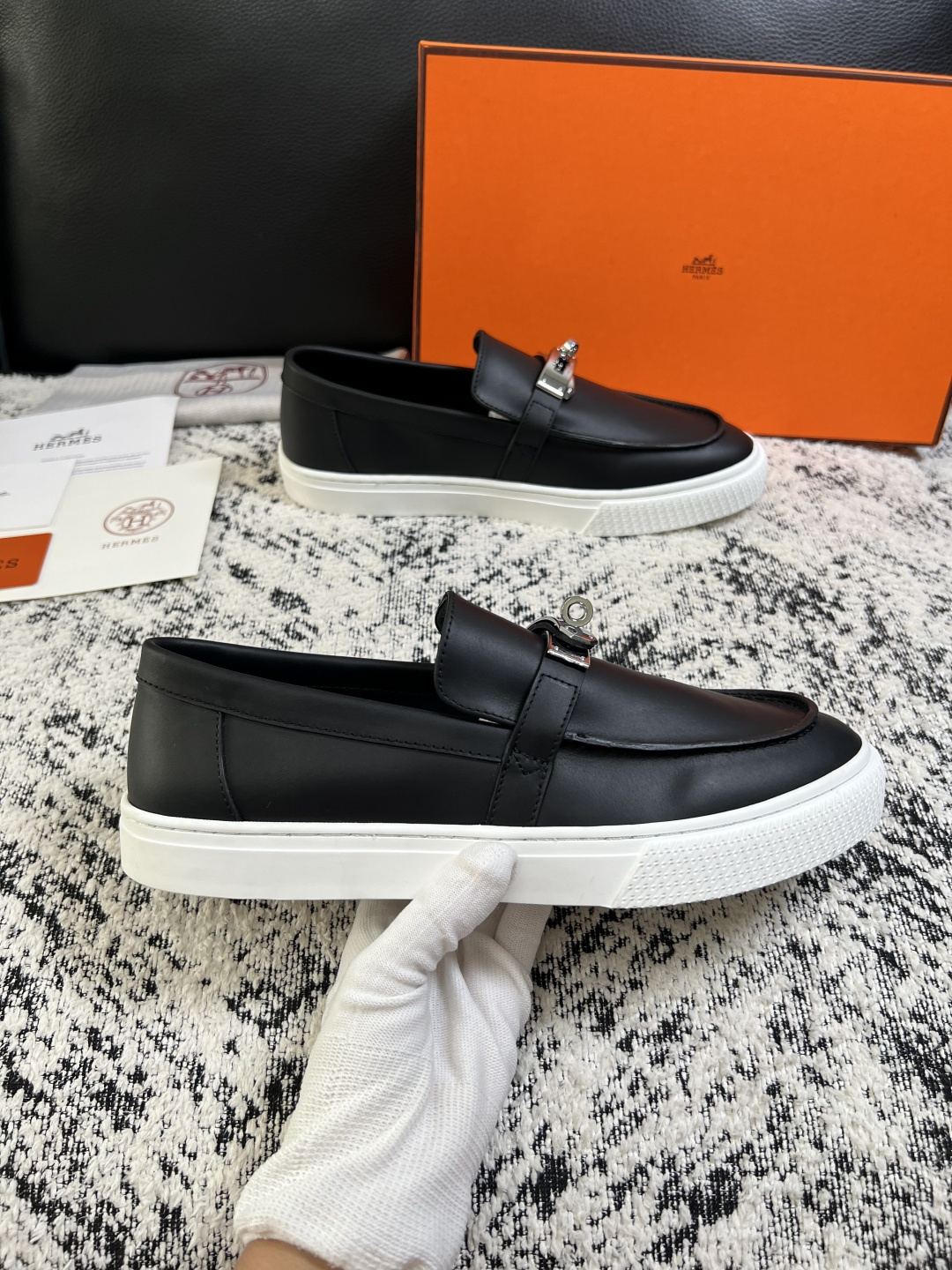 Hermes  高品质  顶级工艺品  爱马仕 专柜同步发售原厂配置，意大利进口原版牛皮面料，高品质拼接工艺，全进口水染