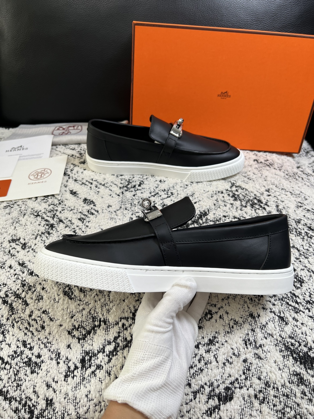 Hermes  高品质  顶级工艺品  爱马仕 专柜同步发售原厂配置，意大利进口原版牛皮面料，高品质拼接工艺，全进口水染