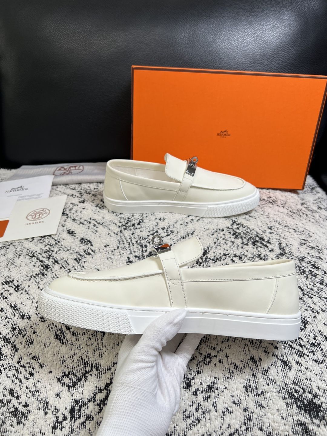 Hermes  高品质  顶级工艺品  爱马仕 专柜同步发售原厂配置，意大利进口原版牛皮面料，高品质拼接工艺，全进口水染